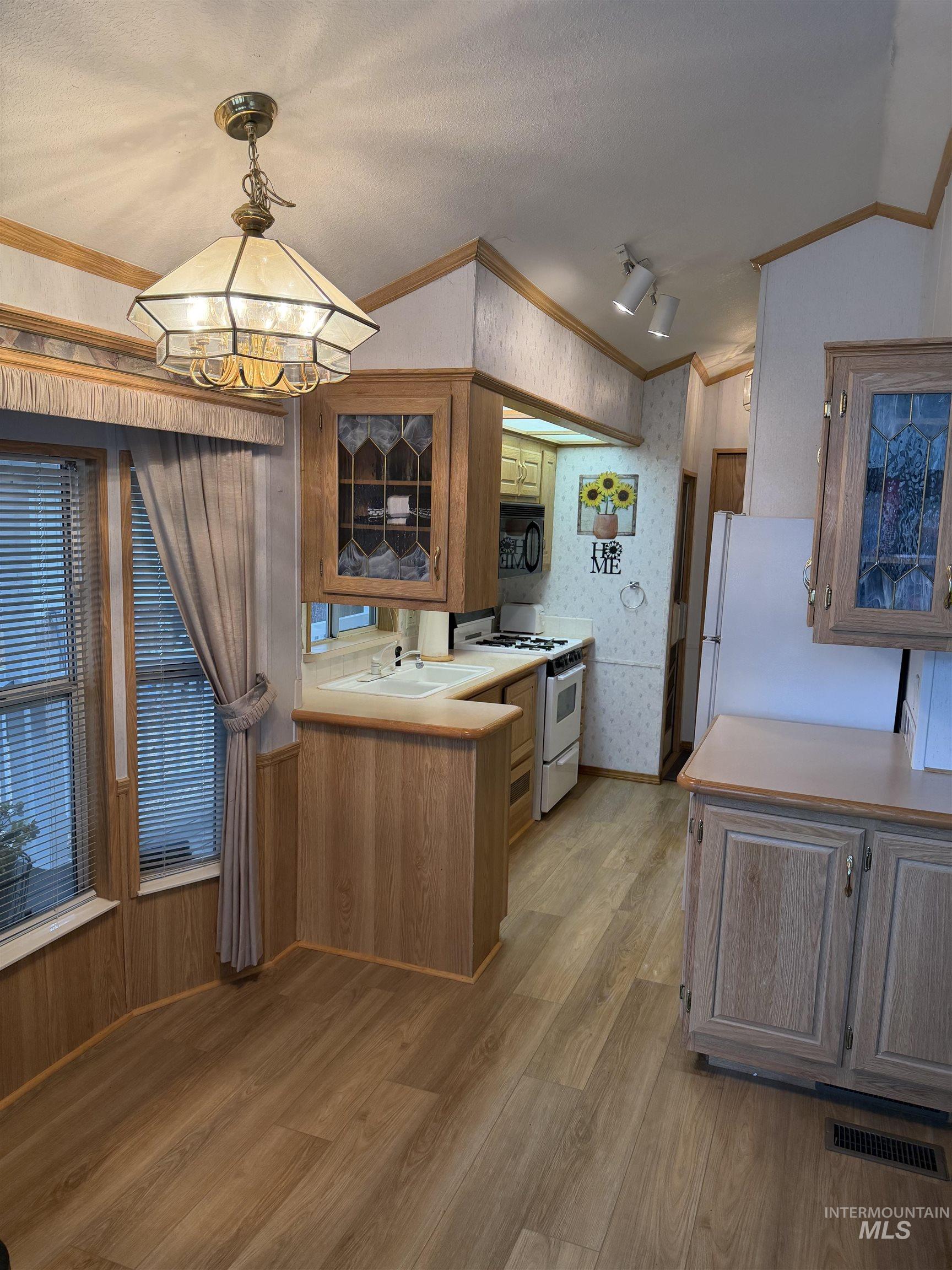 514 Sawyer St Property Photo 5