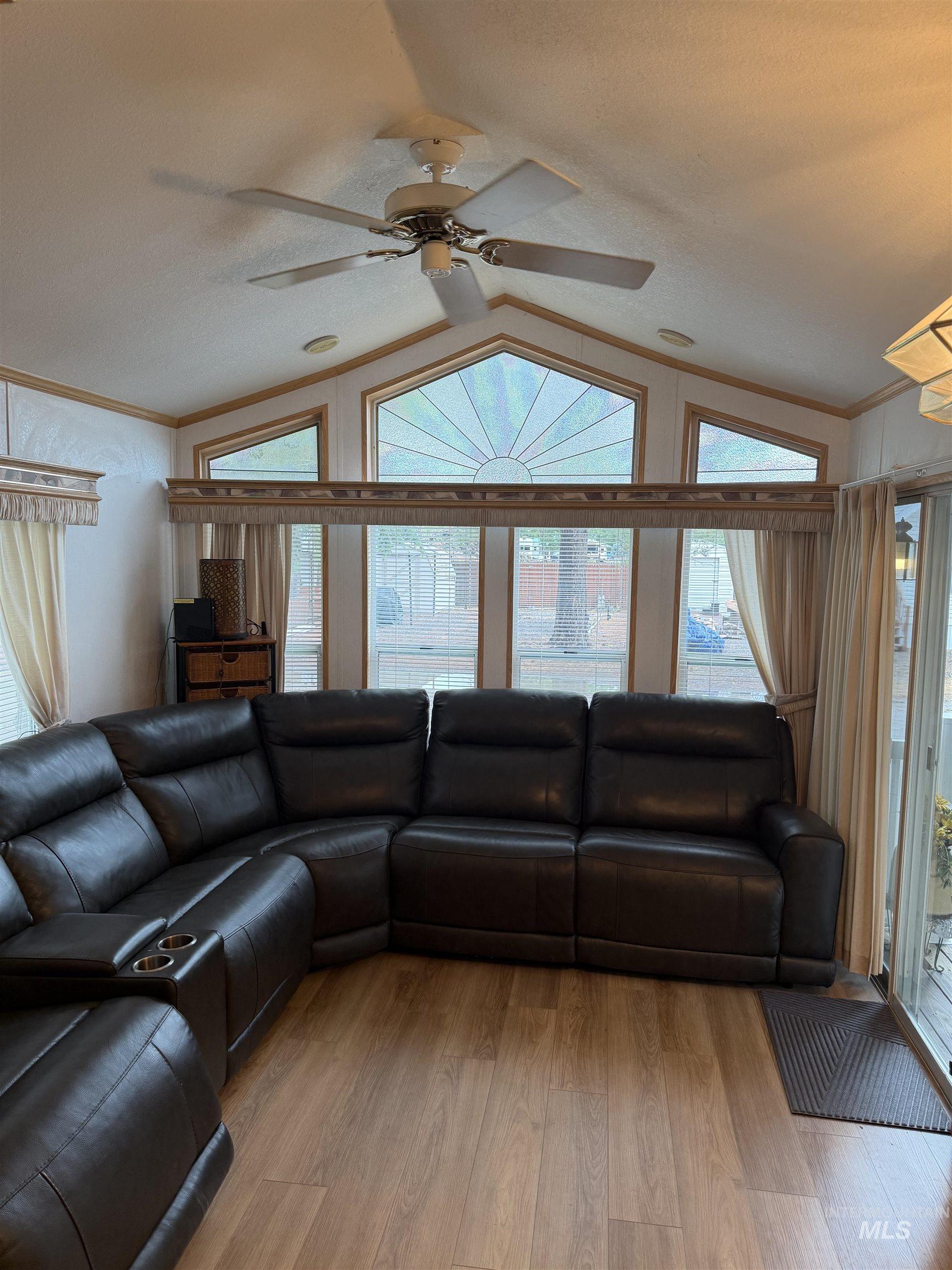 514 Sawyer St Property Photo 6
