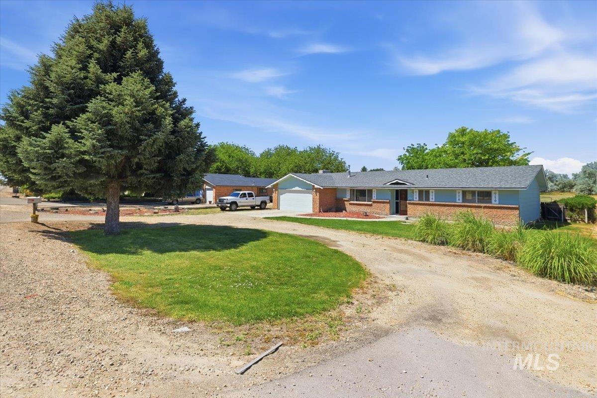 1311 N Middleton Rd Property Photo 4