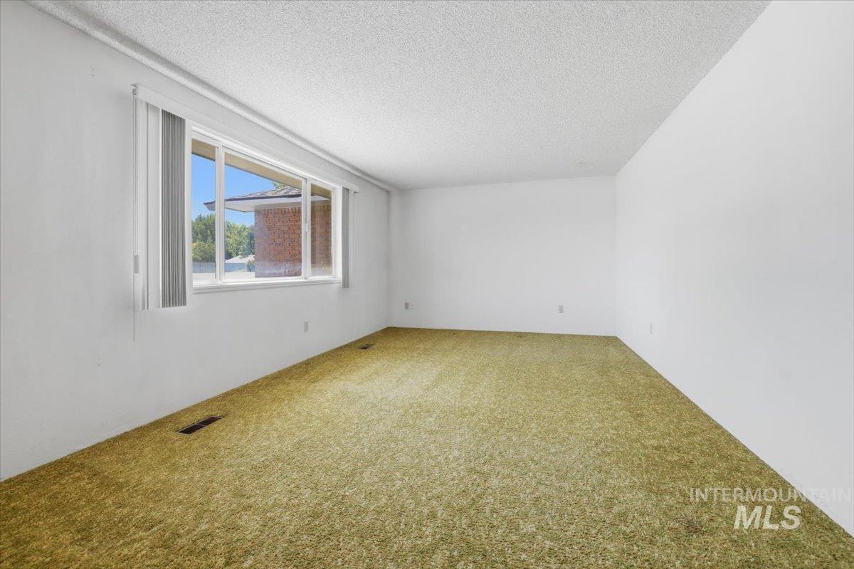 1311 N Middleton Rd Property Photo 18
