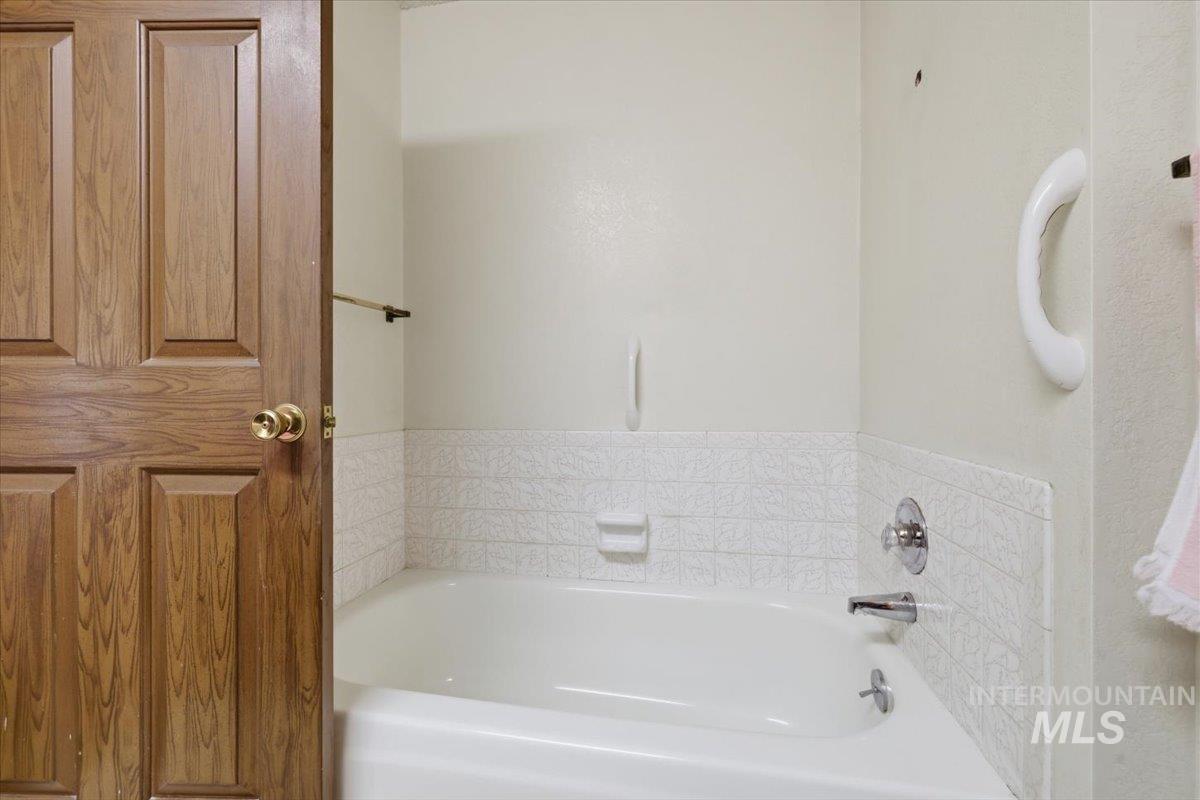 1311 N Middleton Rd Property Photo 22