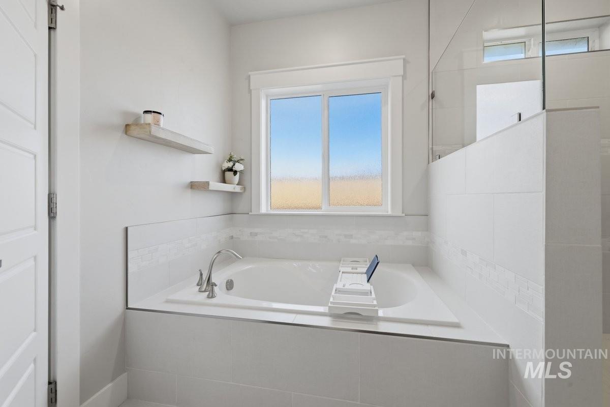 1537 W Tenzing St Property Photo 15
