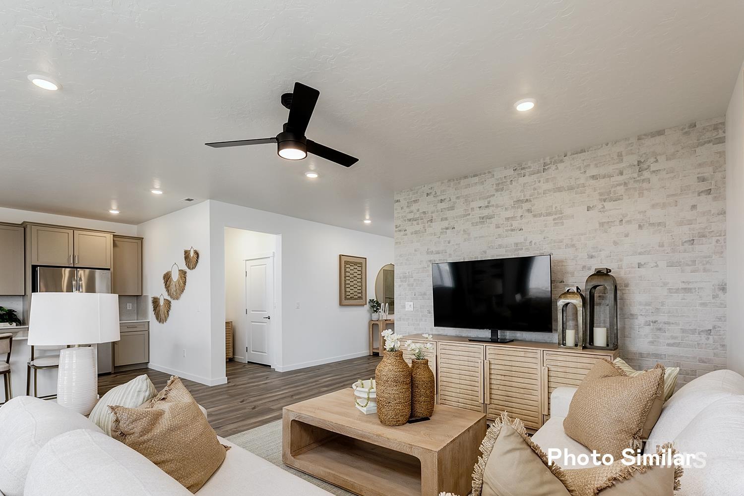 9054 W Happy Day Dr Property Photo 6