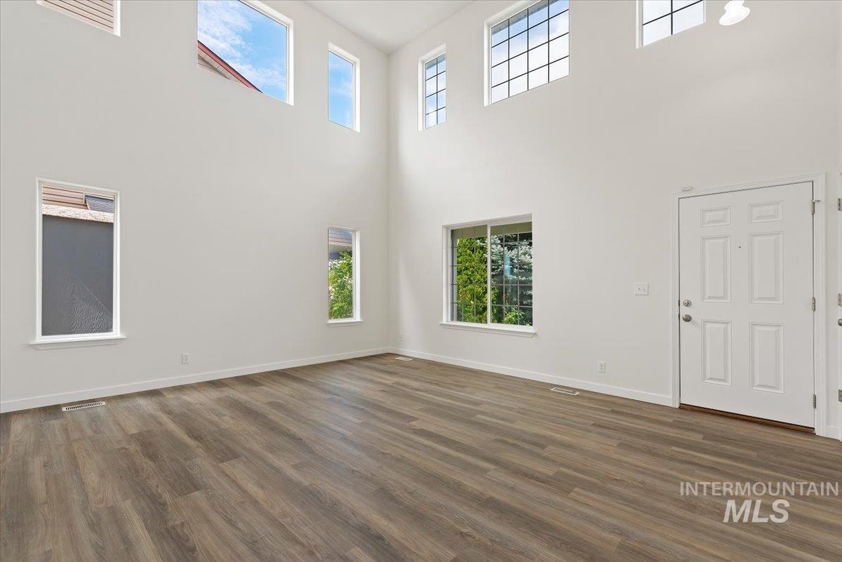 5418 Barkley Property Photo 8