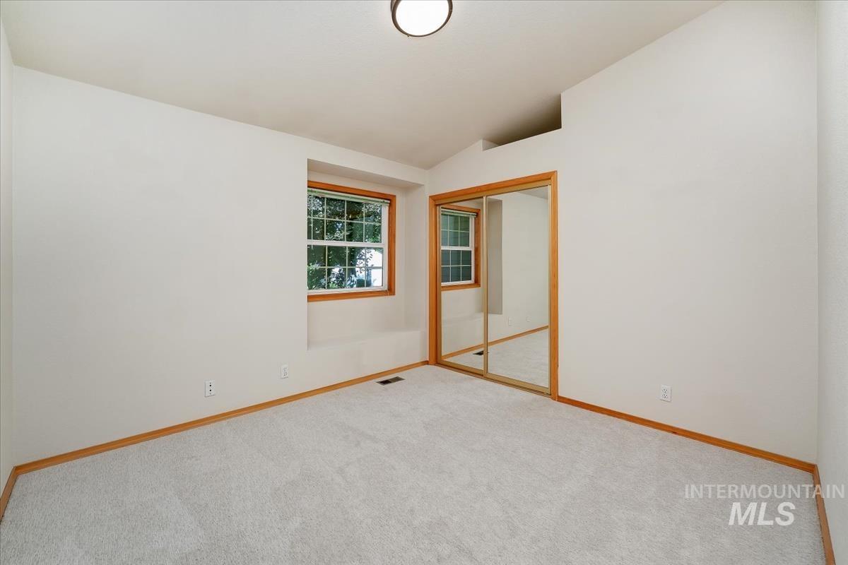 706 N Harvey Ln Property Photo 29