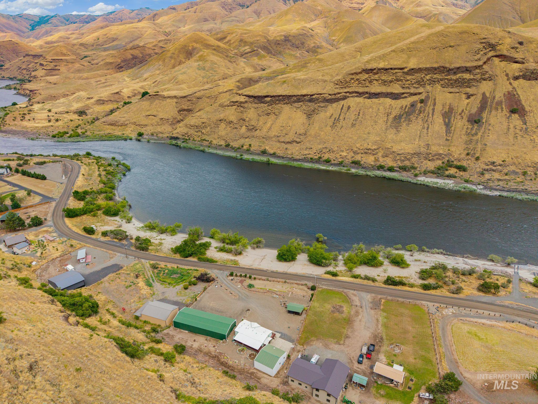 31018 Snake River Rd Property Photo 1