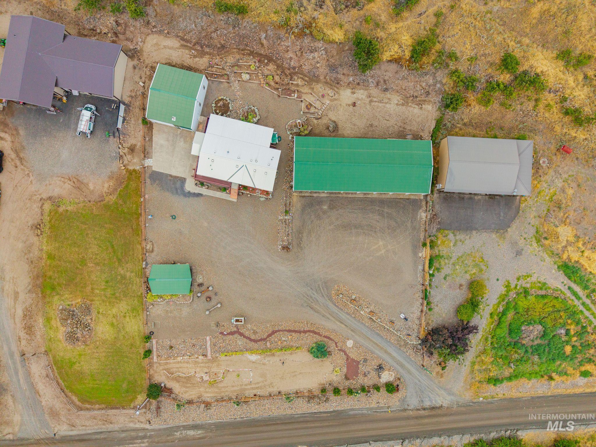 31018 Snake River Rd Property Photo 2