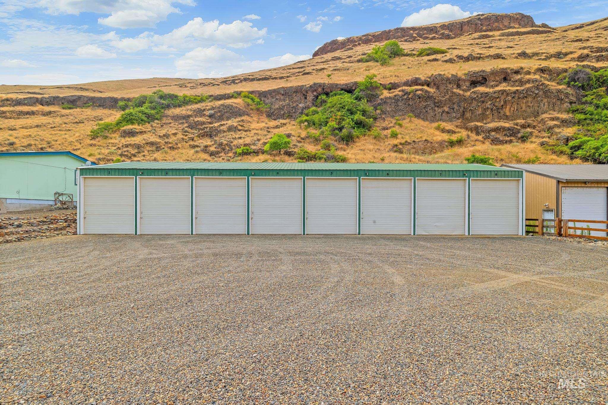 31018 Snake River Rd Property Photo 4