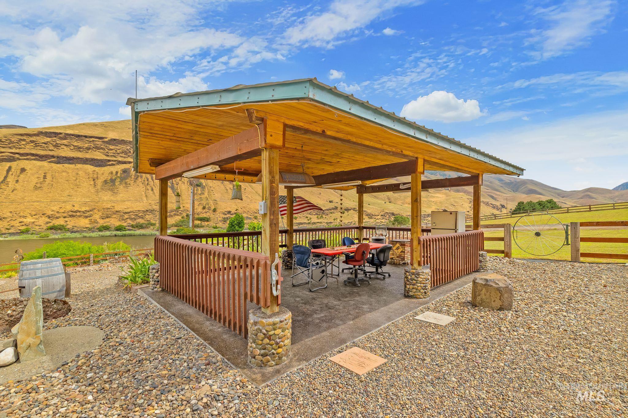 31018 Snake River Rd Property Photo 10