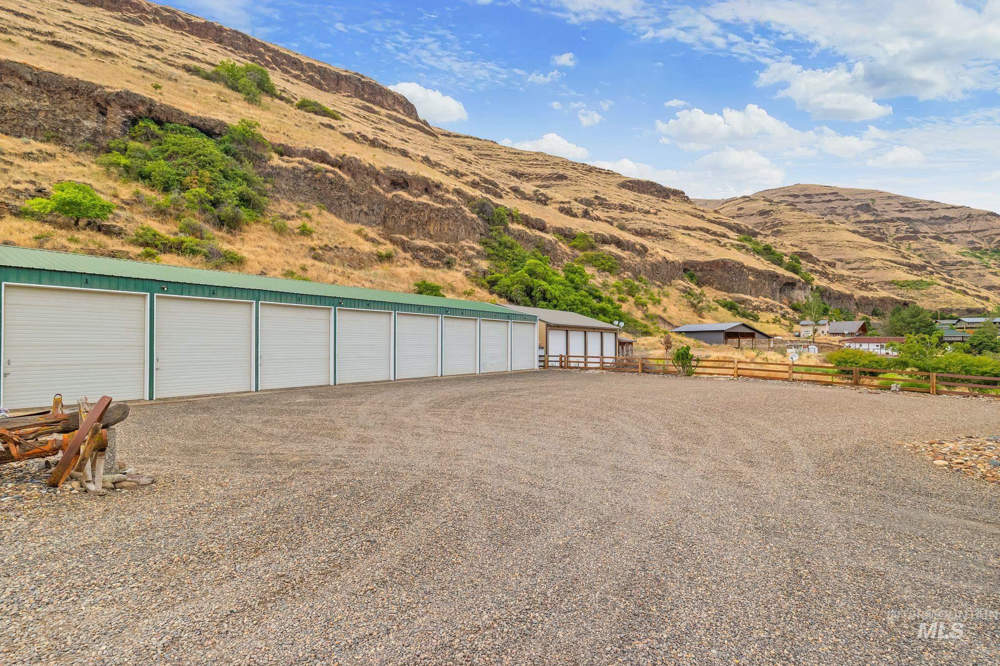 31018 Snake River Rd Property Photo 11