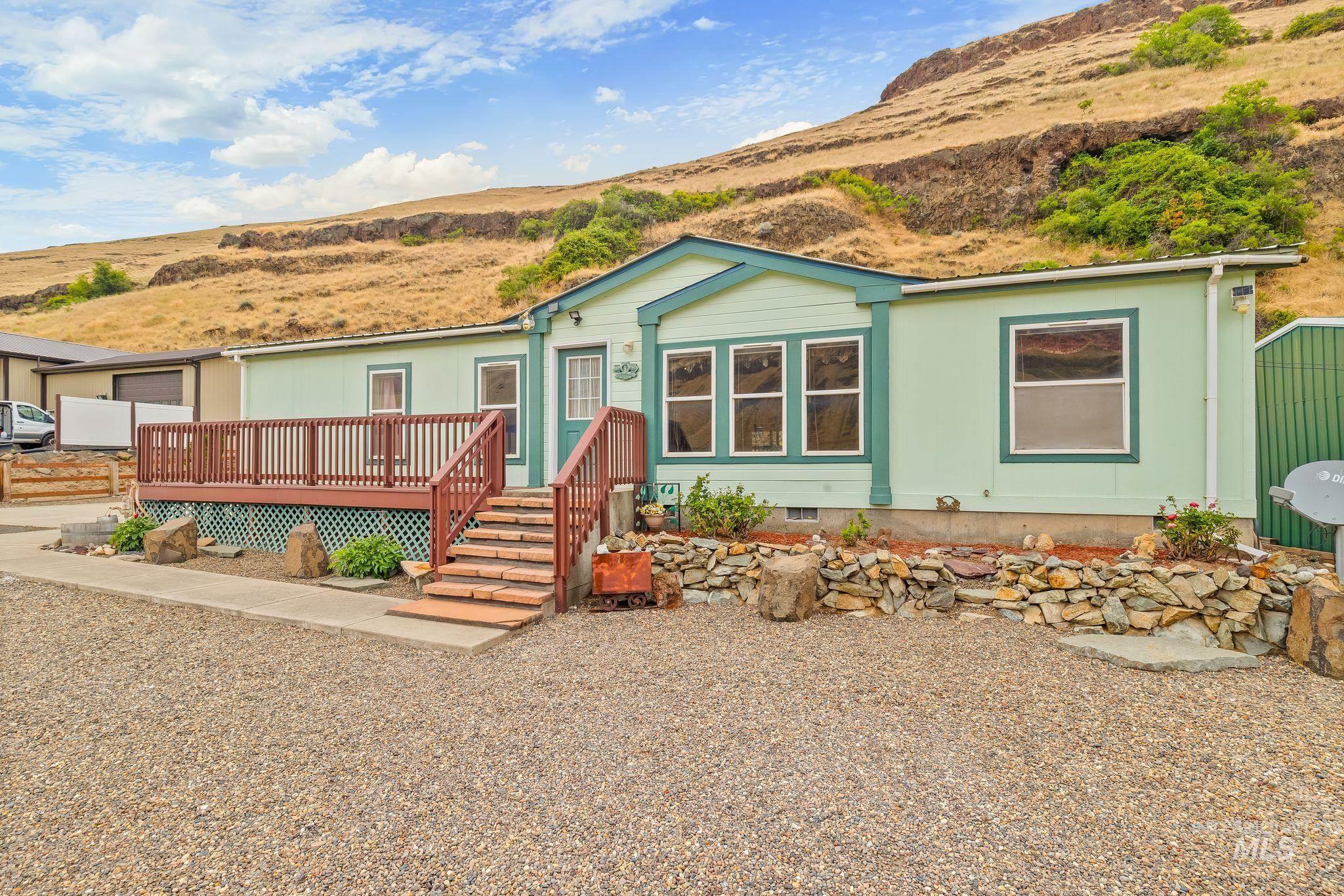 31018 Snake River Rd Property Photo 14