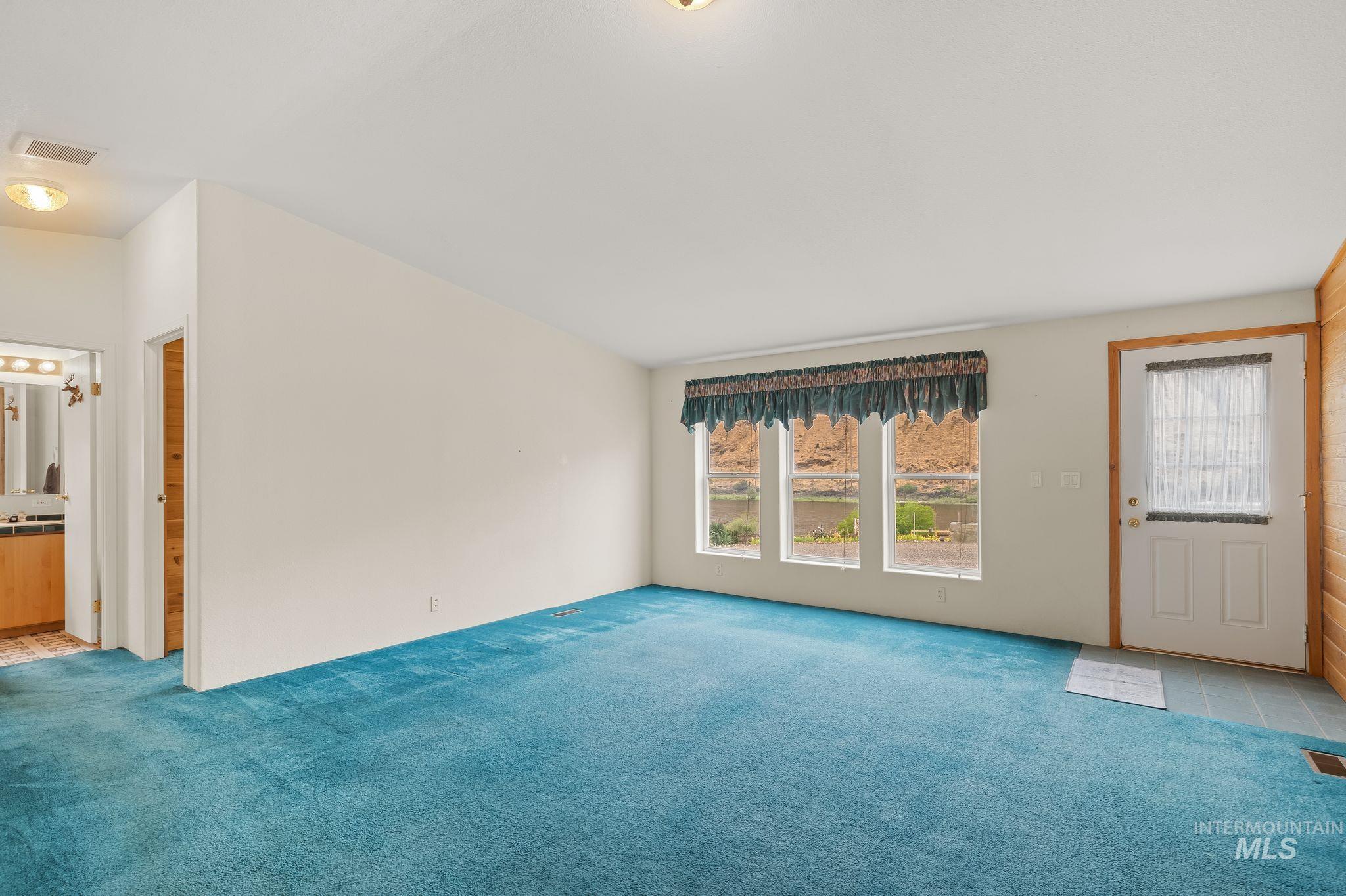 31018 Snake River Rd Property Photo 15