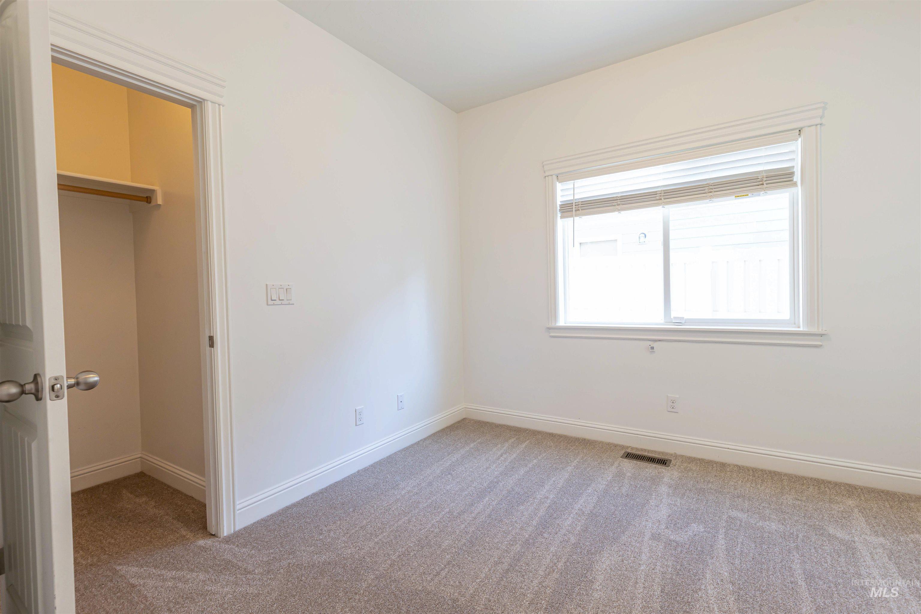 1649 Mustang Mesa Place Property Photo 8
