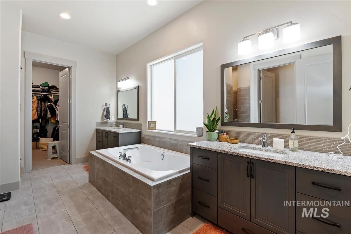 2883 E Mores Trail Dr. Property Photo 21