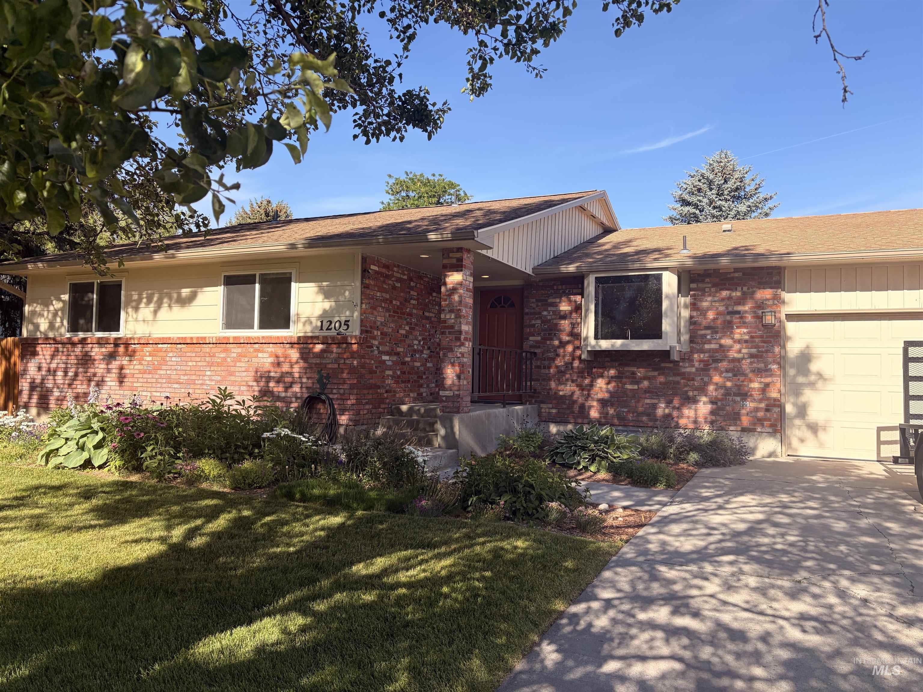 1205 Galena Drive Property Photo 2