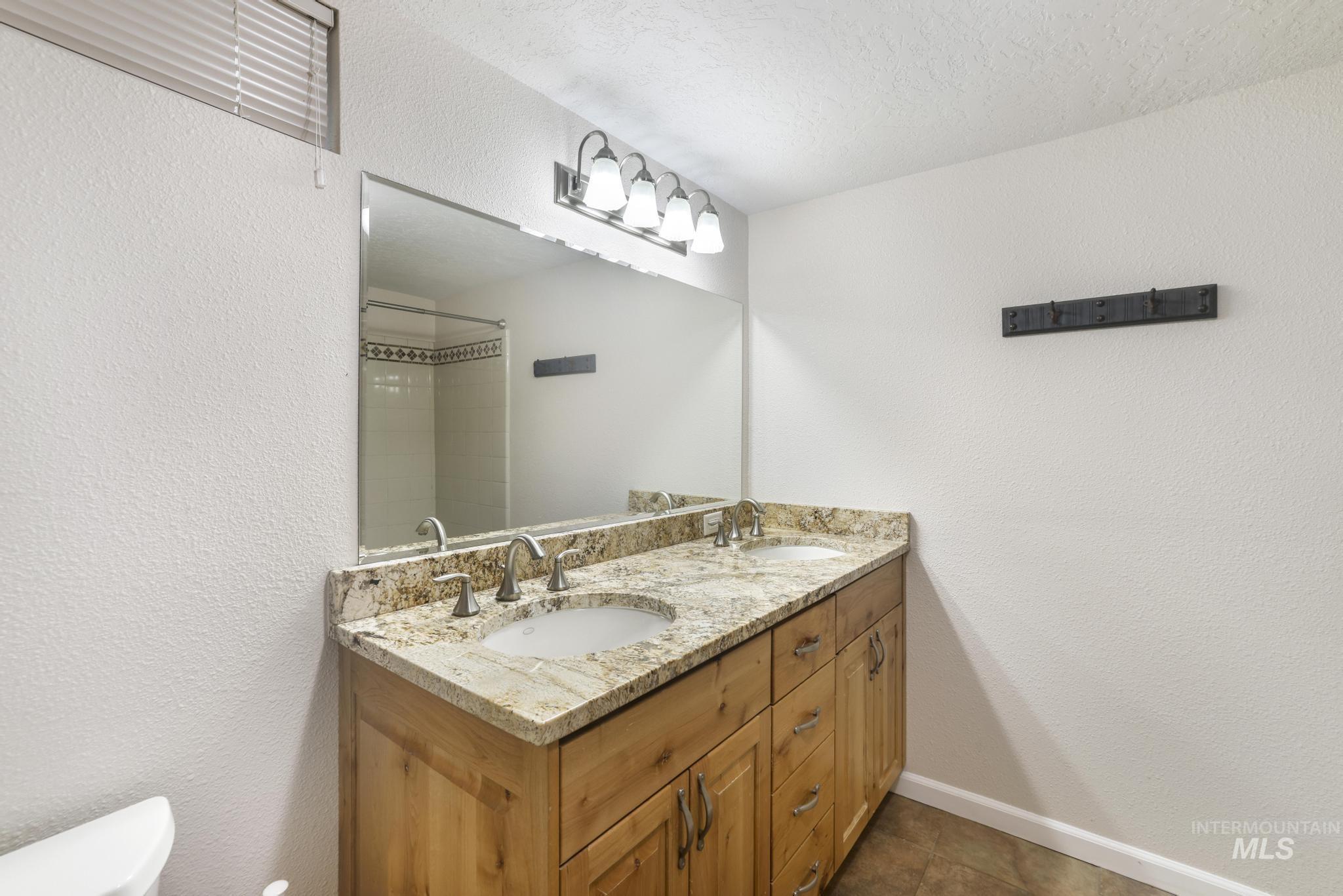 534 16th St Property Photo 18