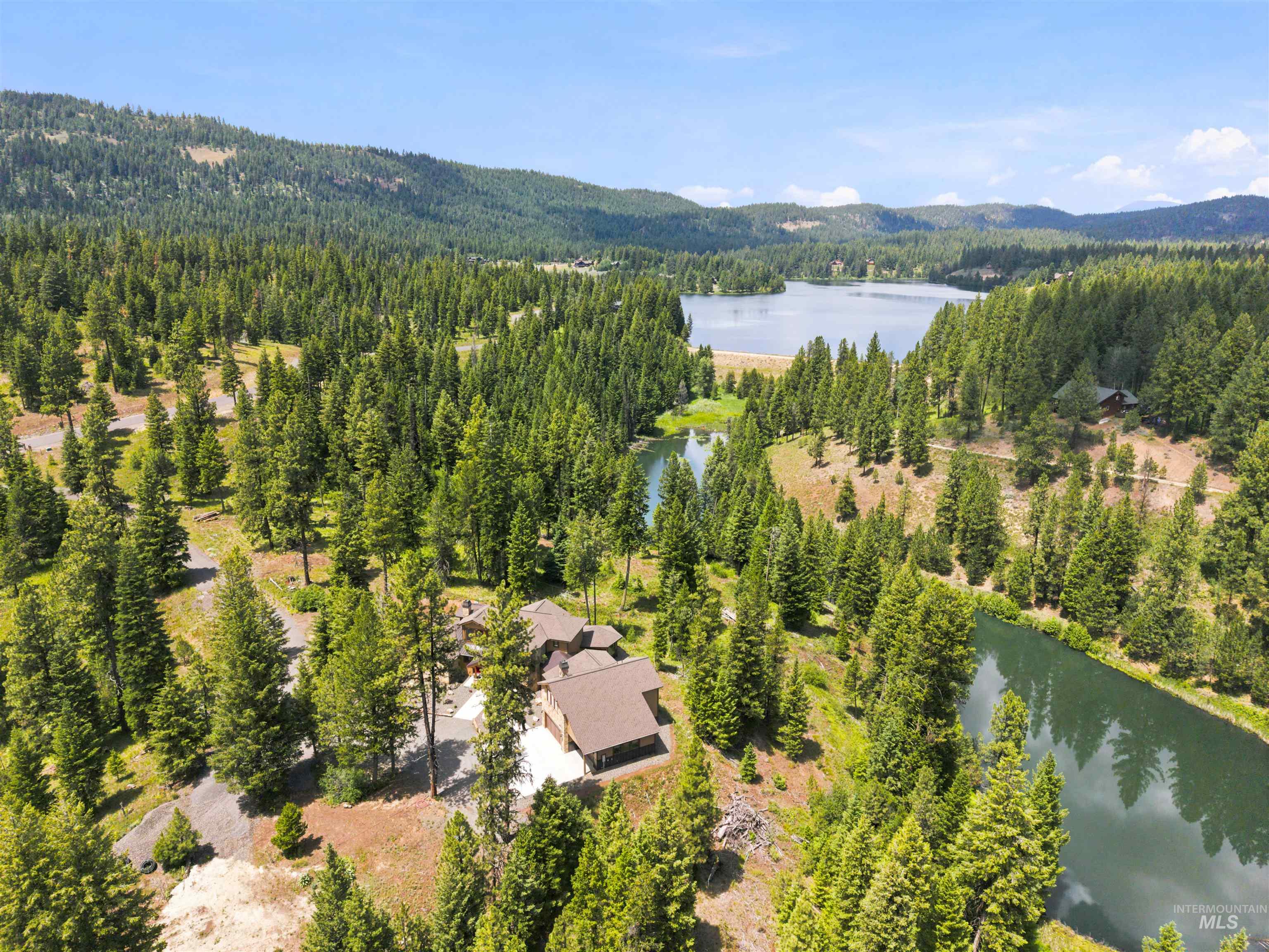 1084 Blackhawk Lake Property Photo 3