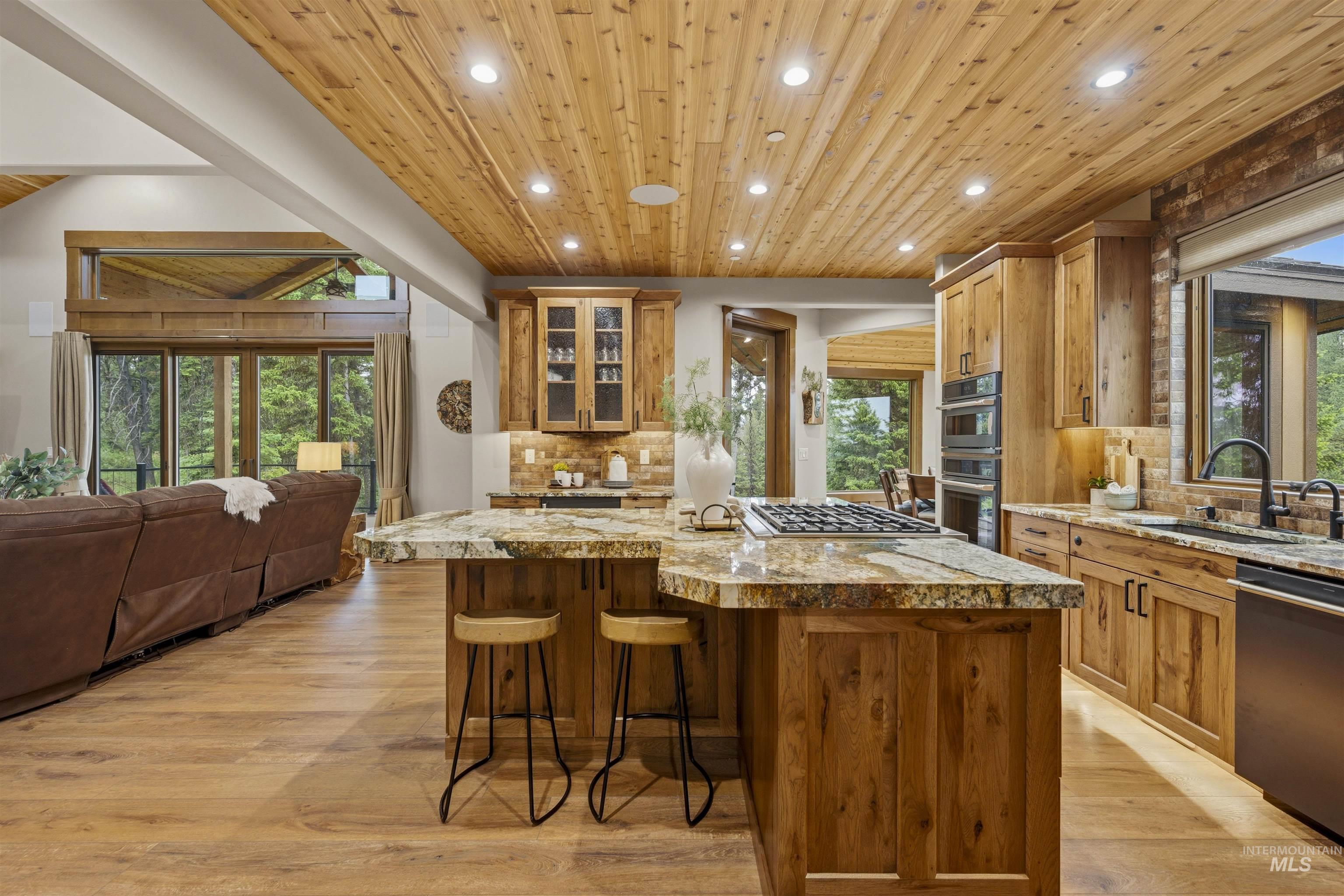 1084 Blackhawk Lake Property Photo 9