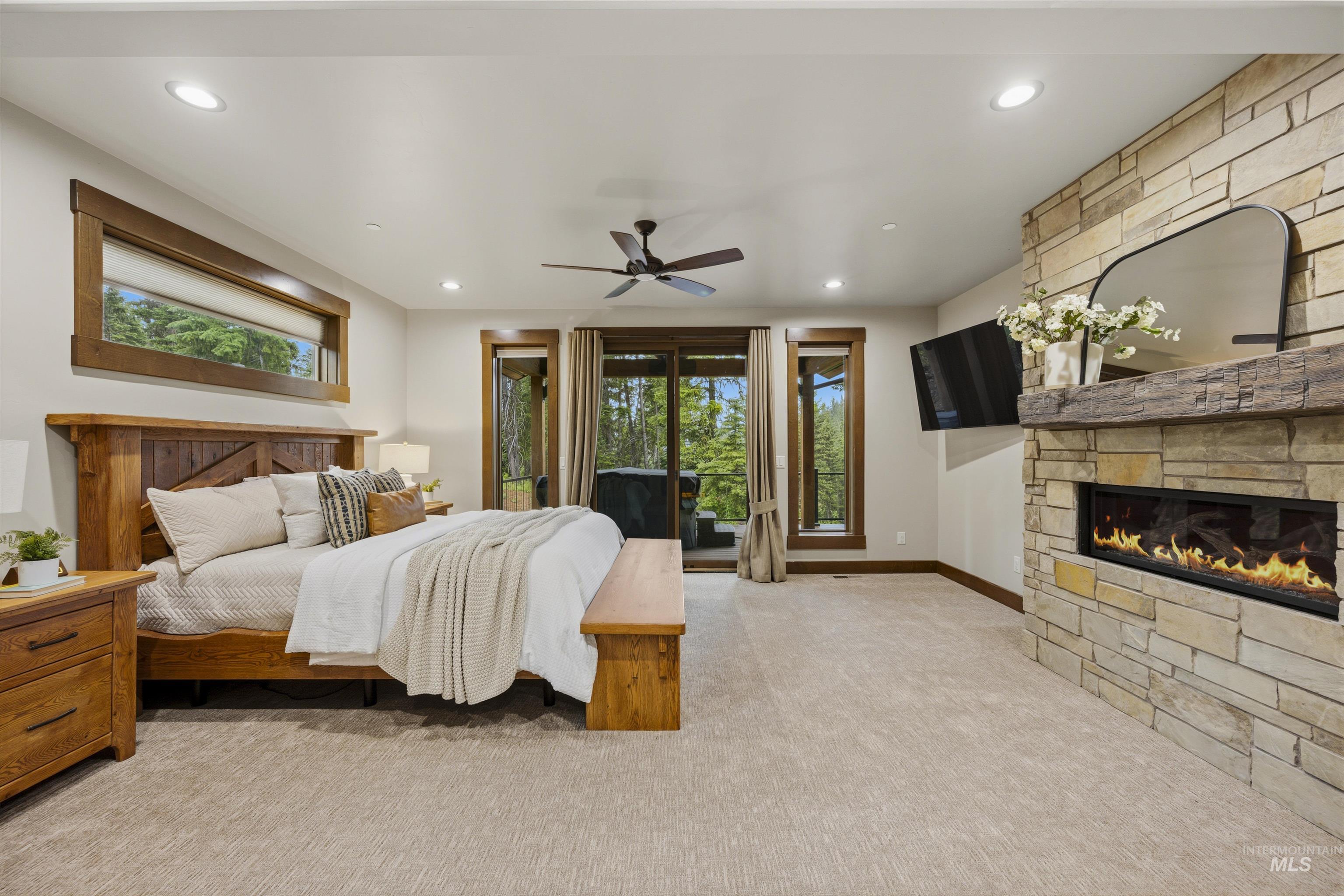 1084 Blackhawk Lake Property Photo 13