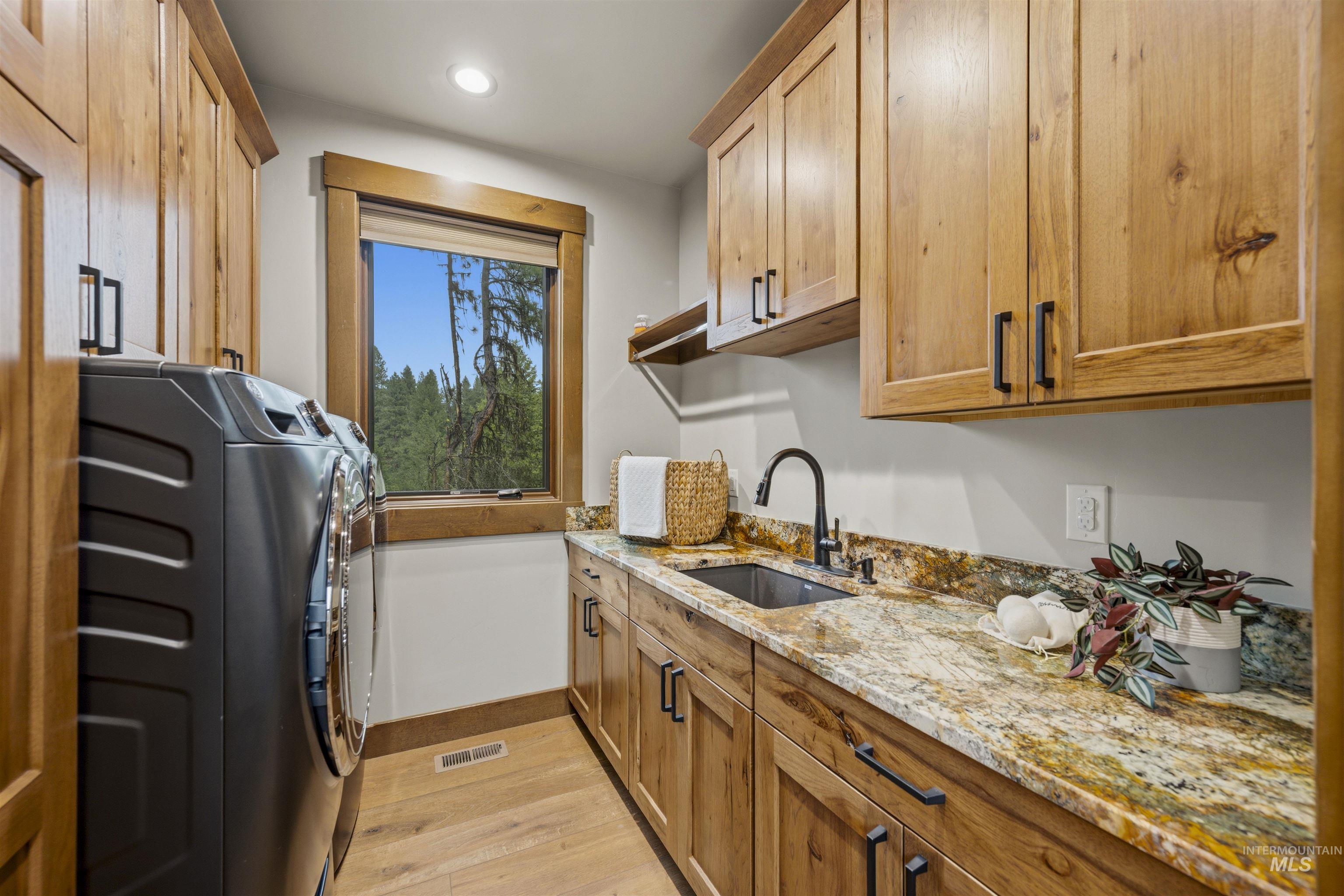 1084 Blackhawk Lake Property Photo 15
