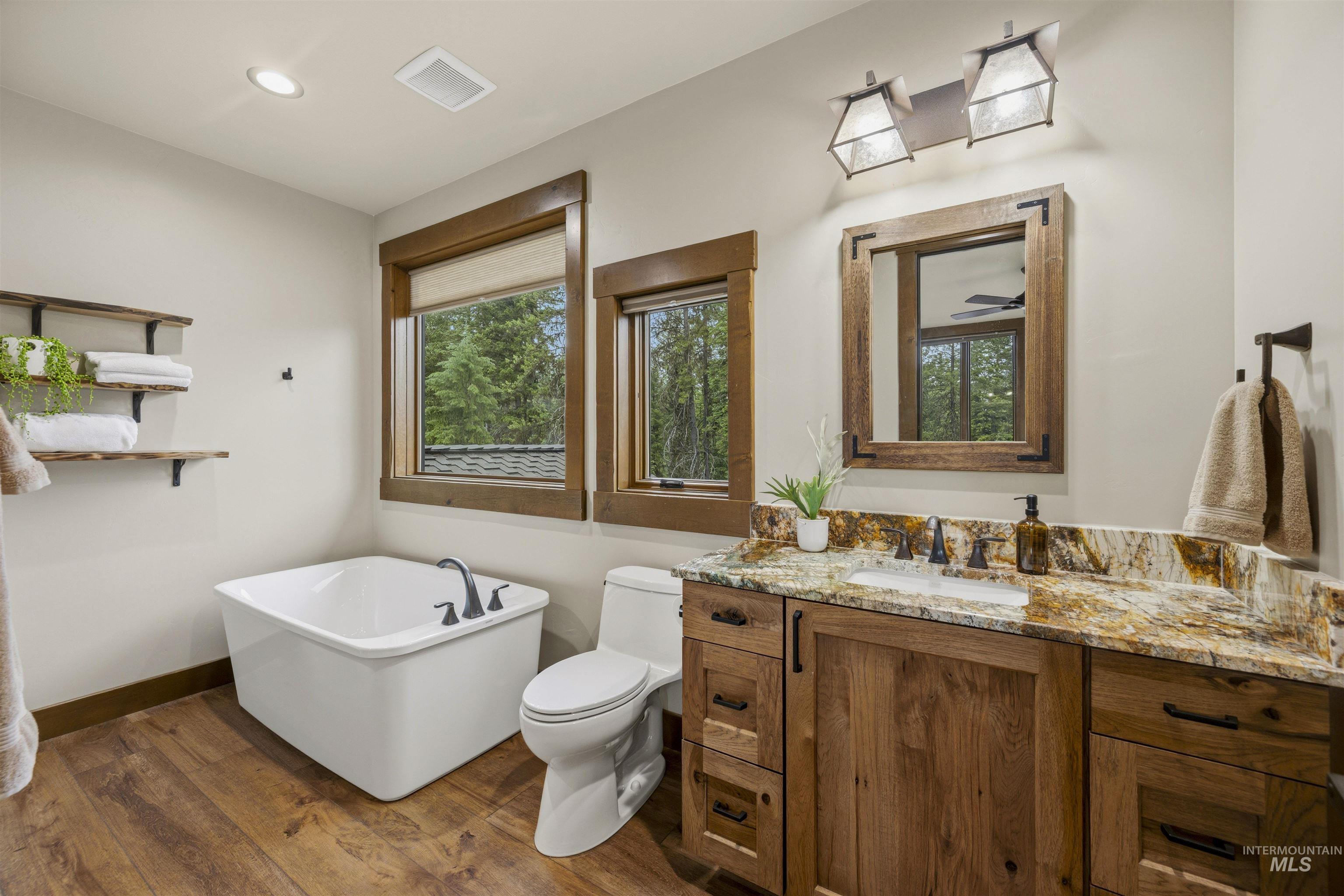 1084 Blackhawk Lake Property Photo 24
