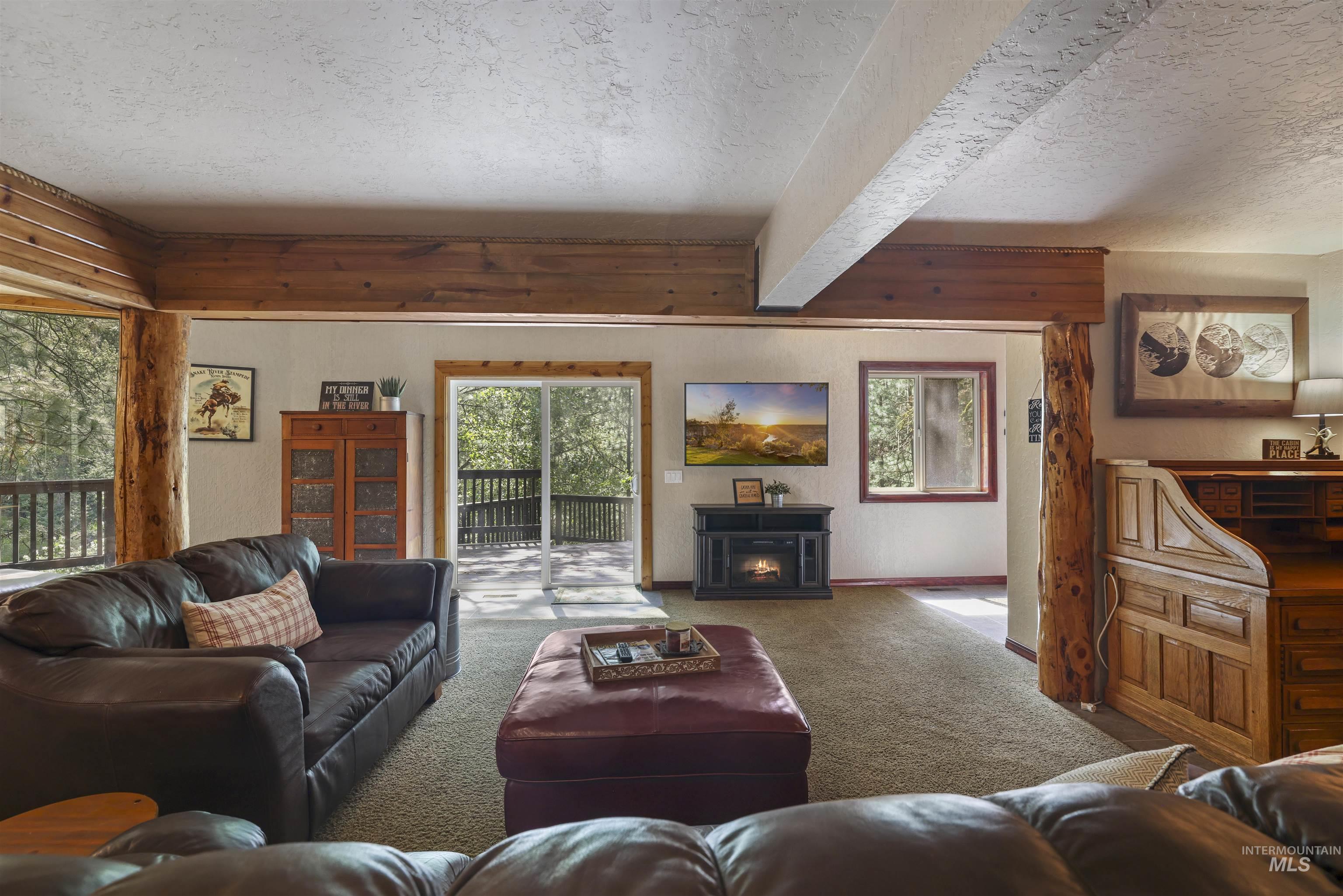 224 E Hoalst Property Photo 2