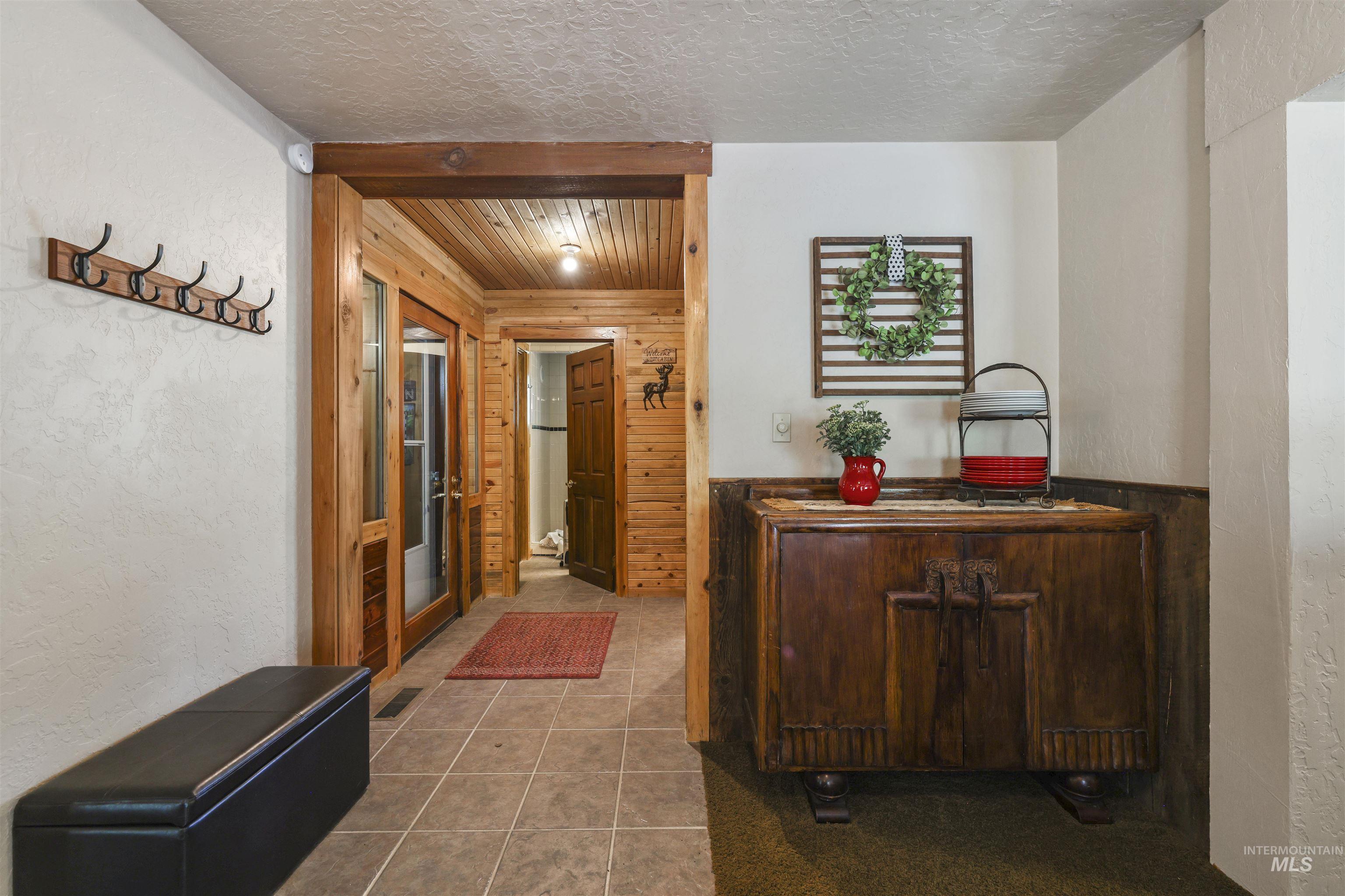 224 E Hoalst Property Photo 4