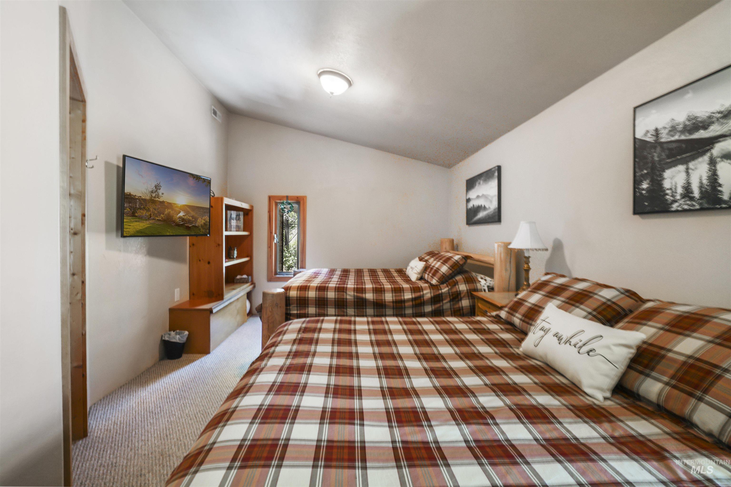 224 E Hoalst Property Photo 24