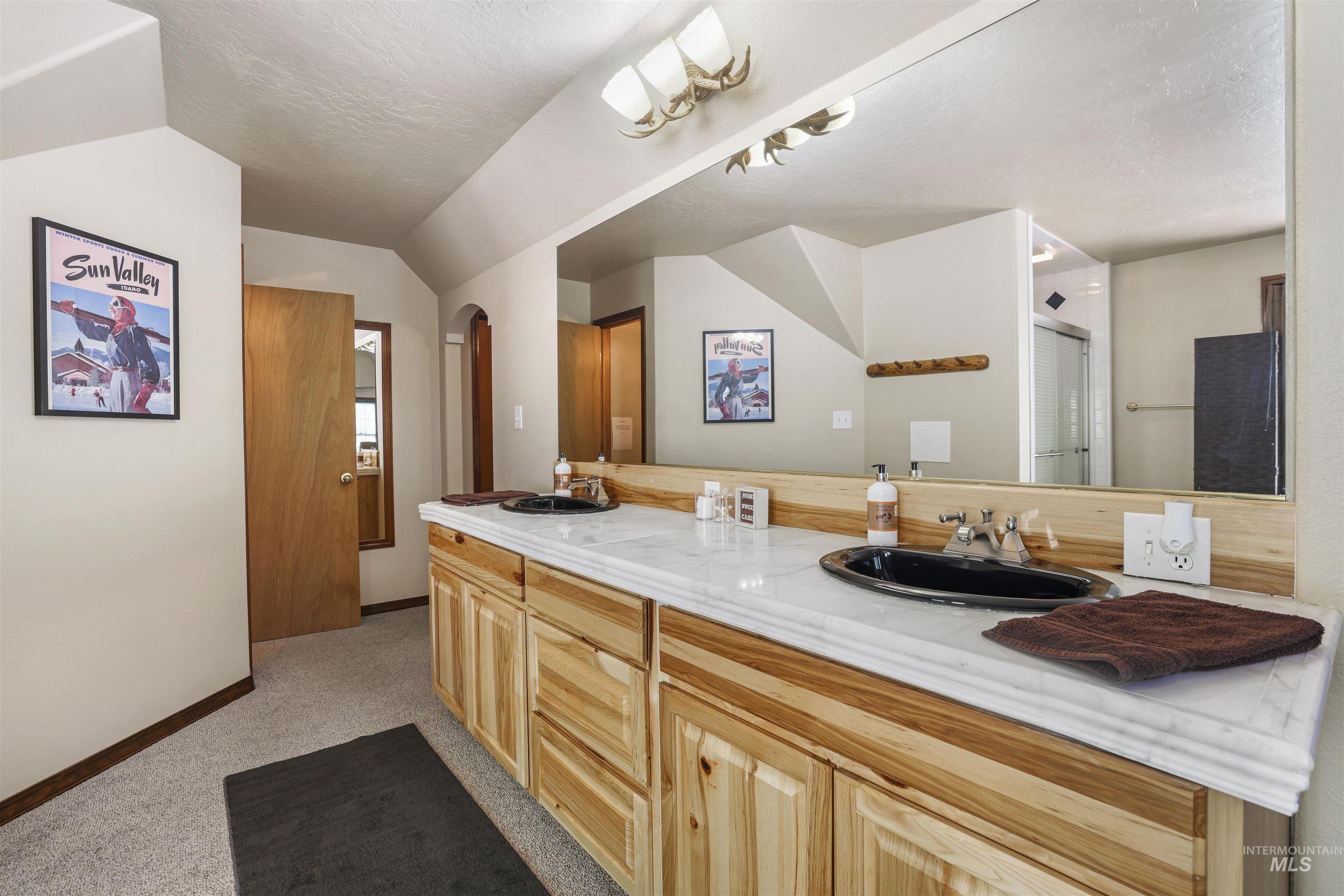 224 E Hoalst Property Photo 31