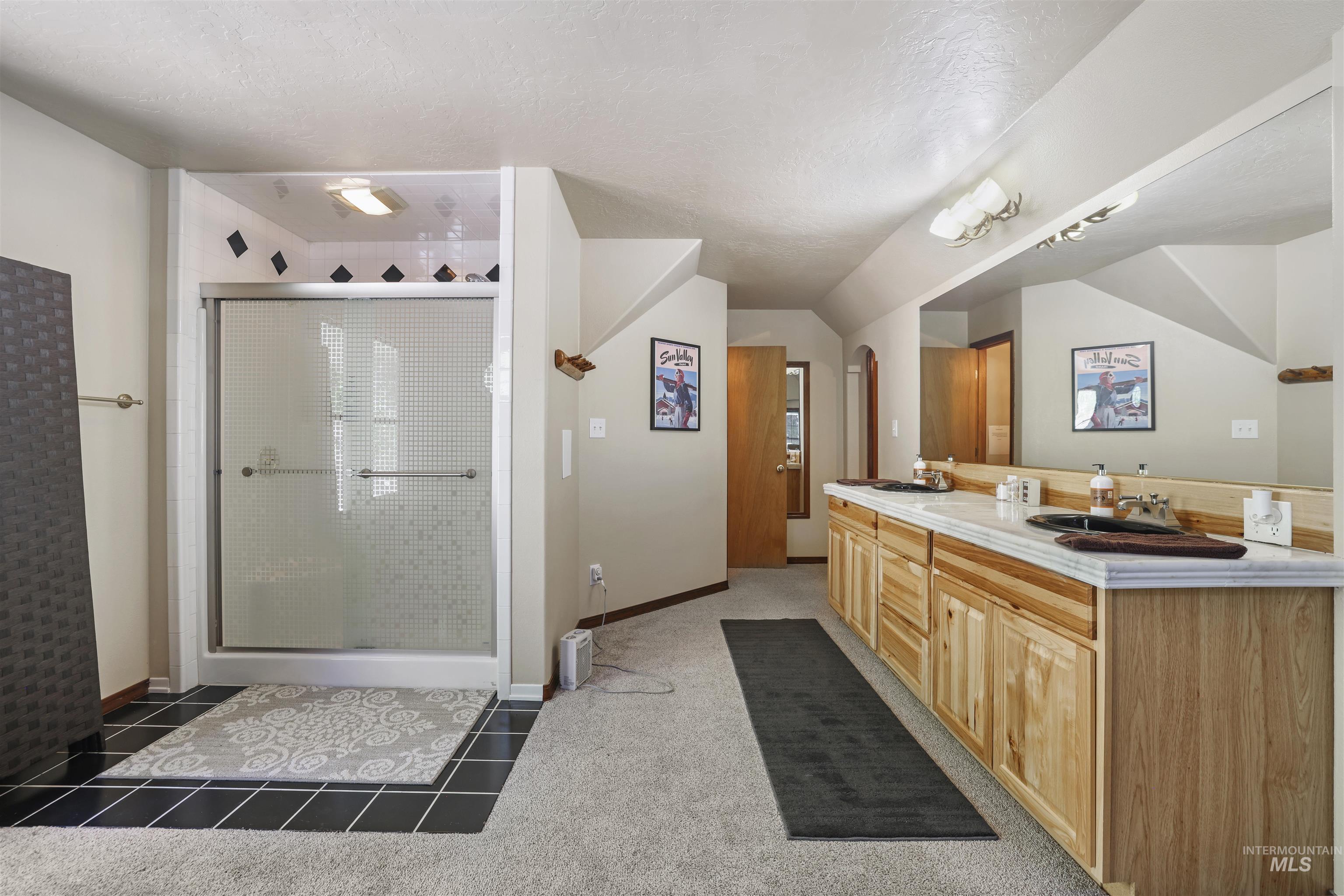 224 E Hoalst Property Photo 32