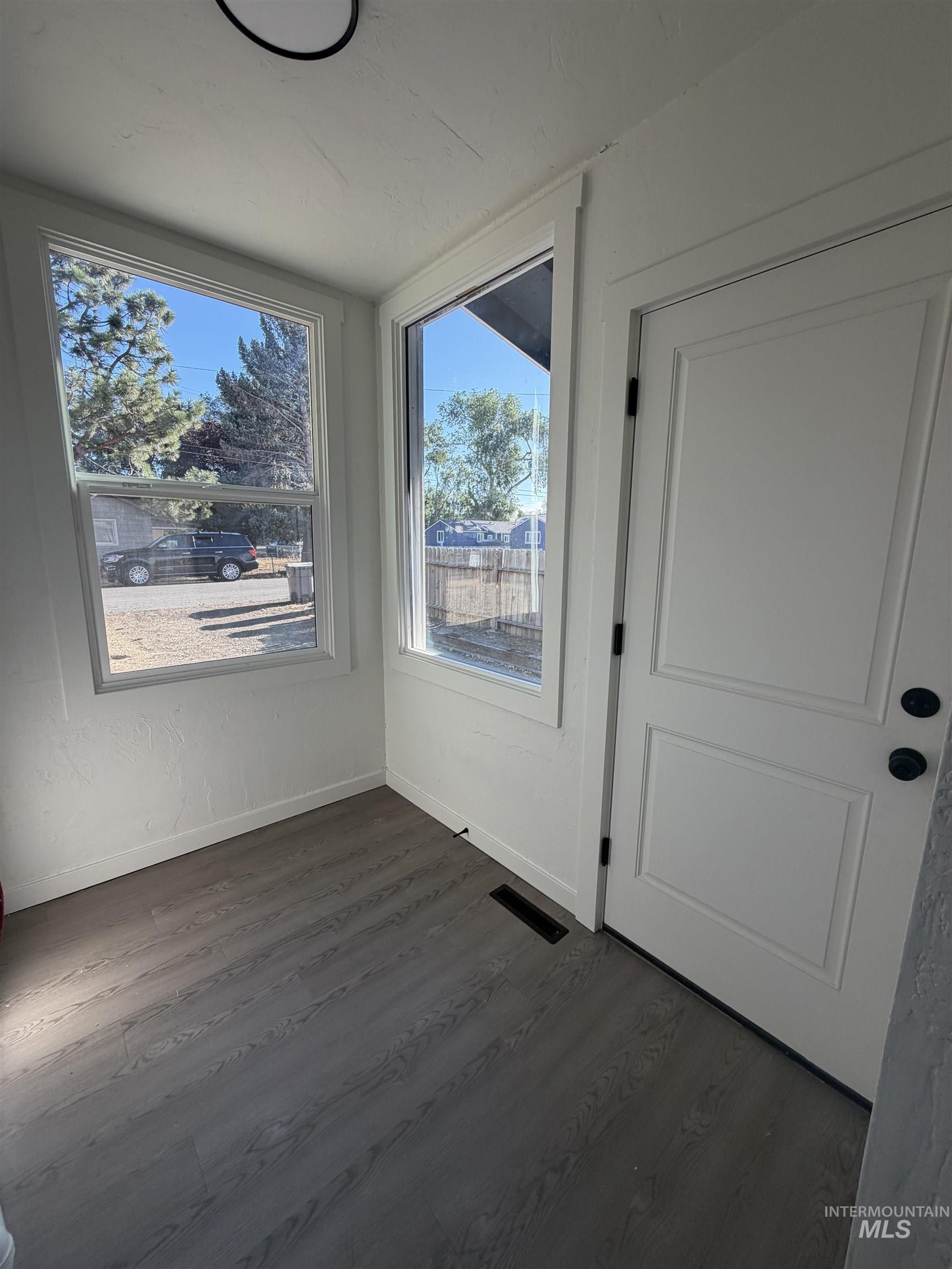 1815 Lincoln Property Photo 4