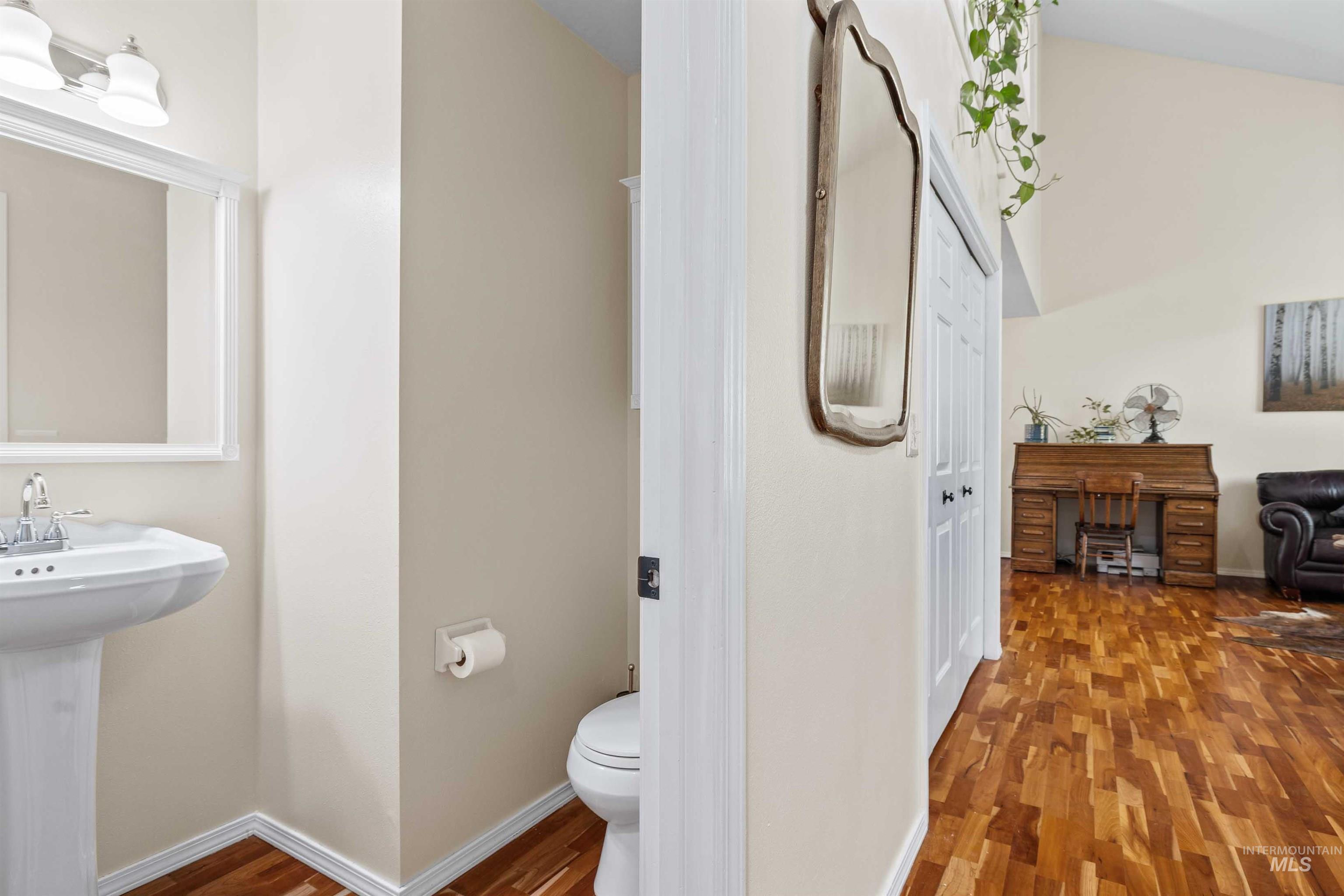 2055 Hillcrest Dr. Property Photo 12