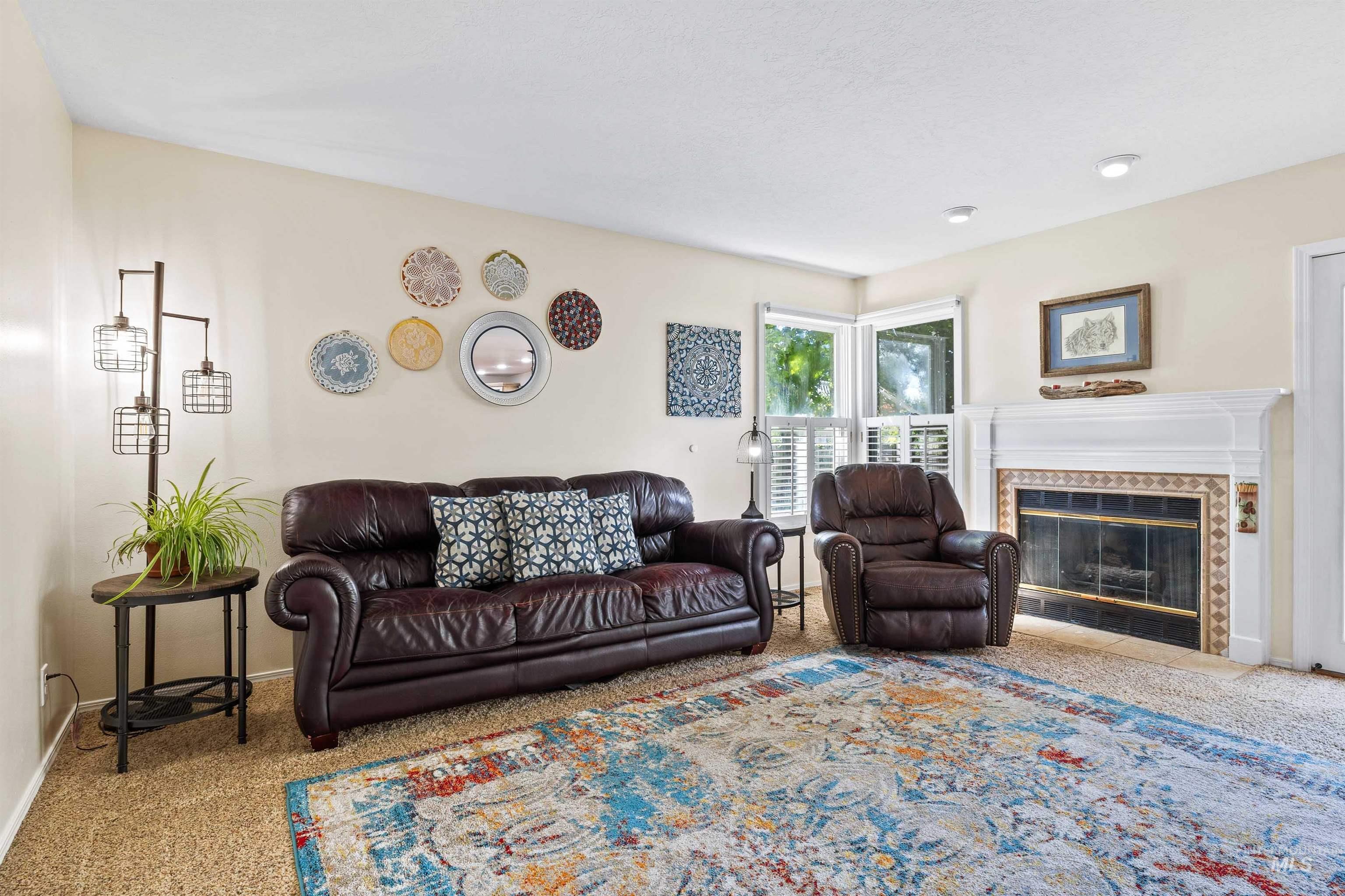 2055 Hillcrest Dr. Property Photo 13