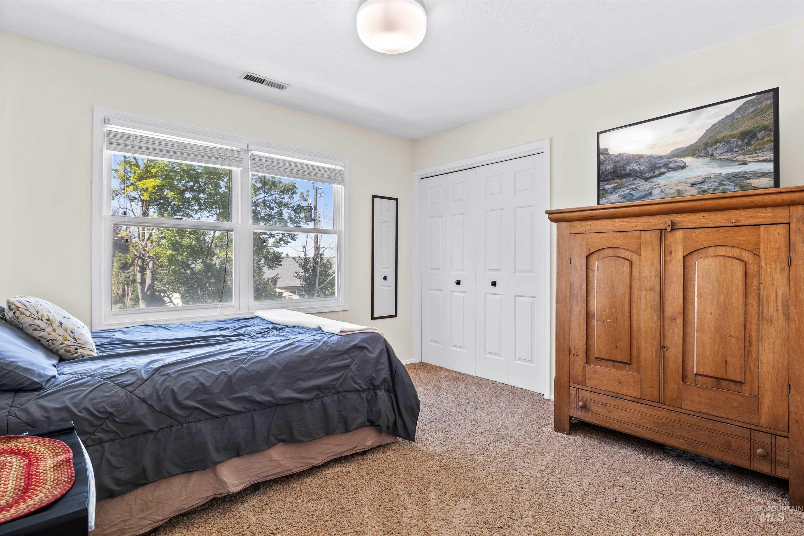 2055 Hillcrest Dr. Property Photo 19