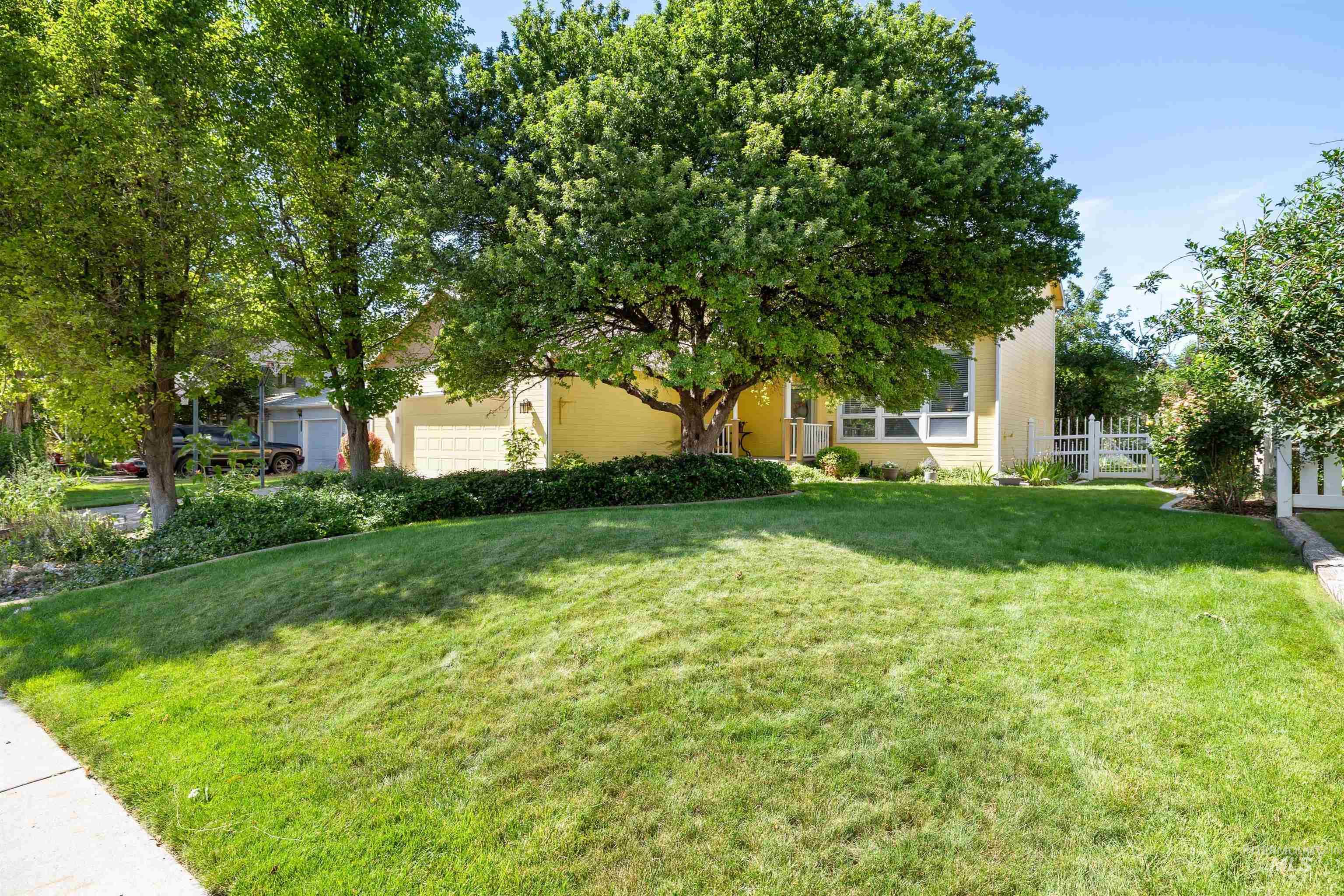 2055 Hillcrest Dr. Property Photo 29