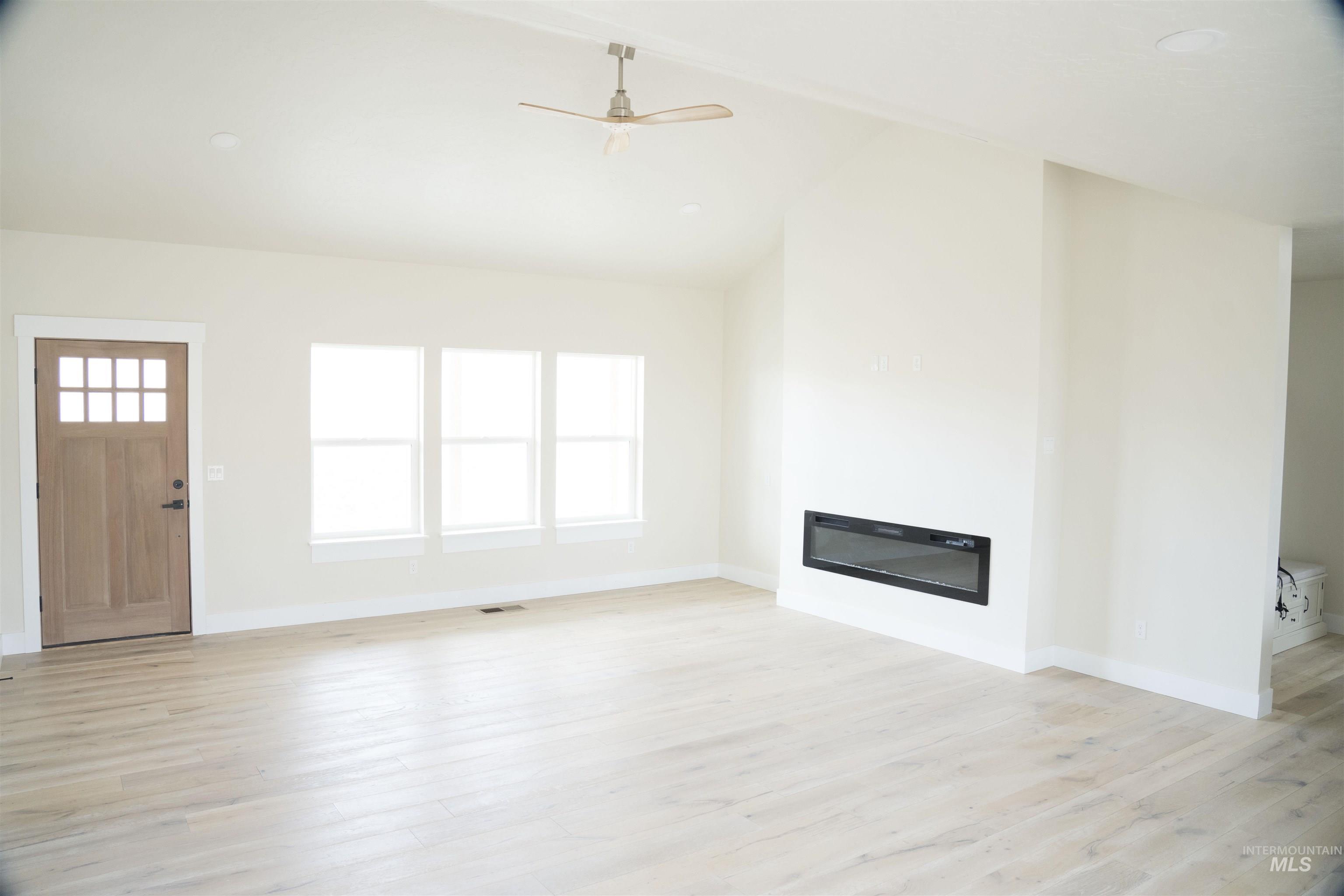 1164 Smith Dr. Property Photo 5