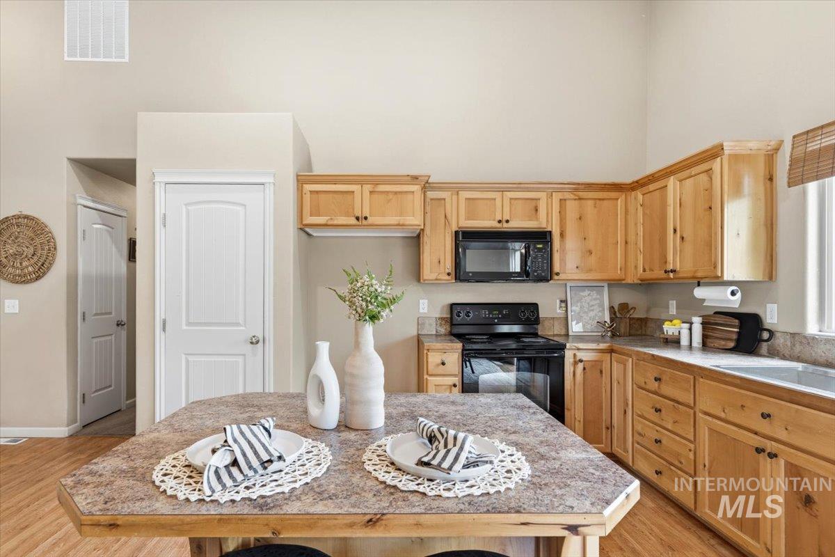 10110 W Holt Property Photo 5