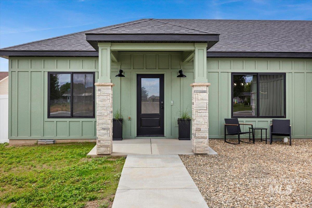 1201 Jade Dr Property Photo 2
