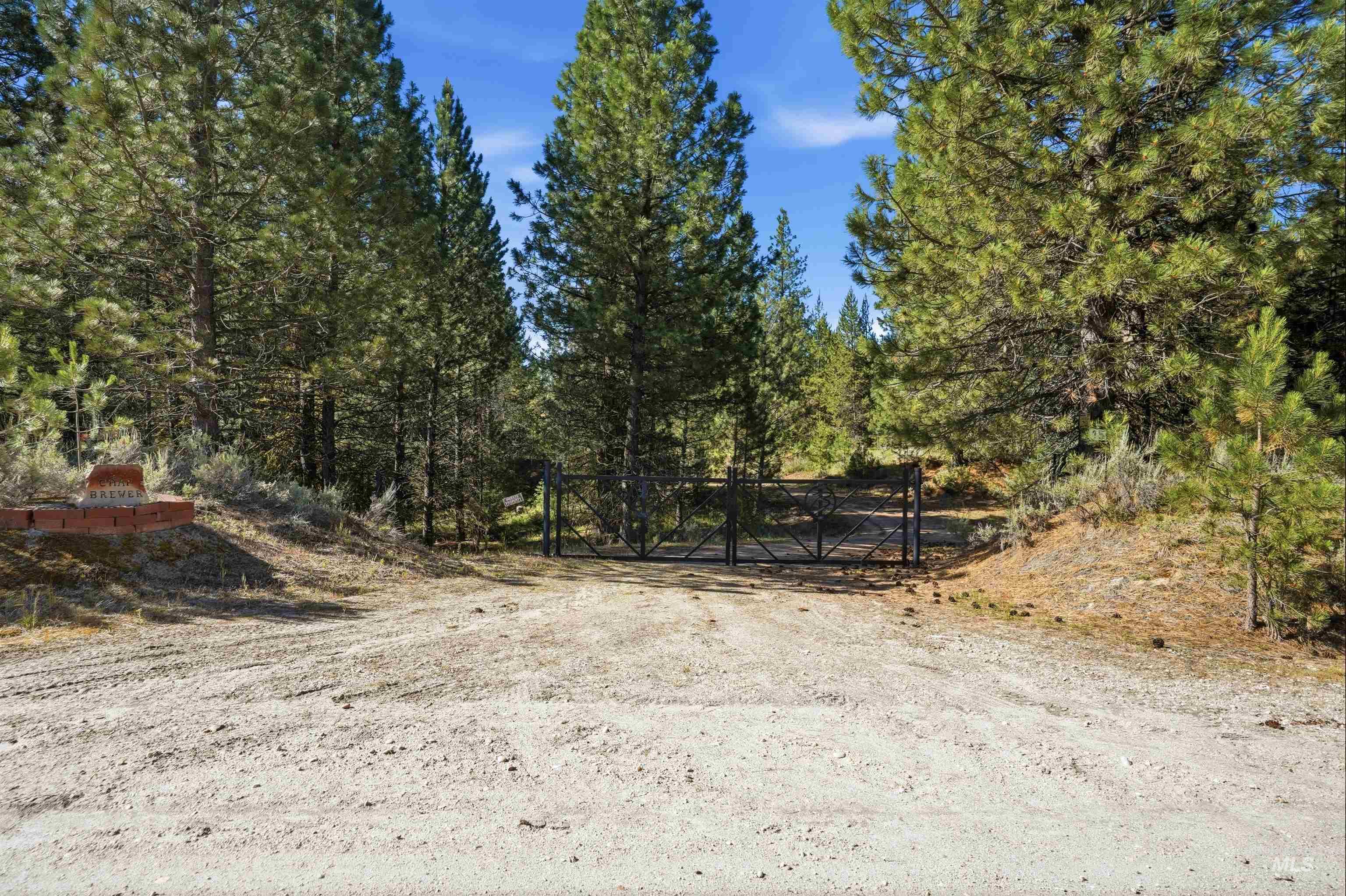 15 Coit Dr Property Photo 4