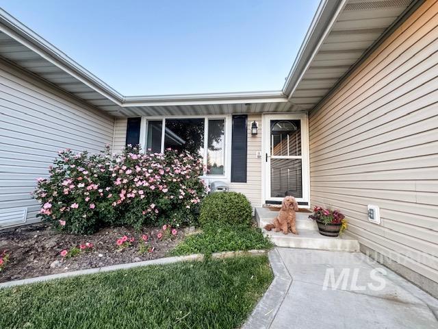 808 O'leary Way Property Photo 2