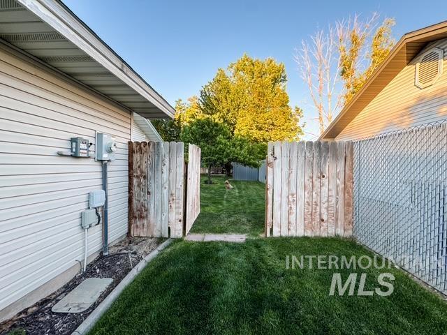 808 O'leary Way Property Photo 35