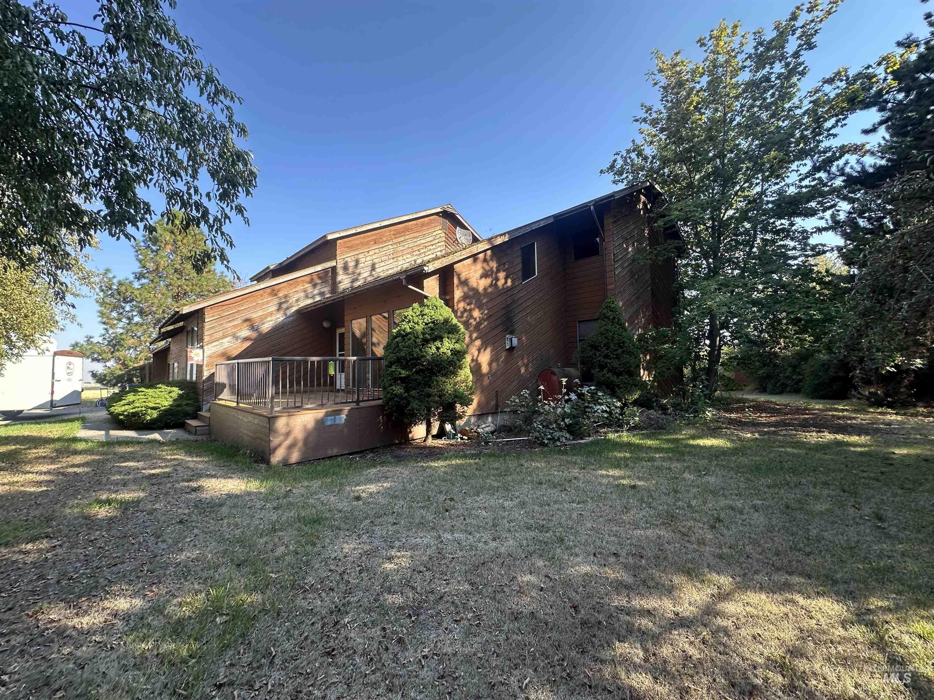 811 Florence Avenue Property Photo 5