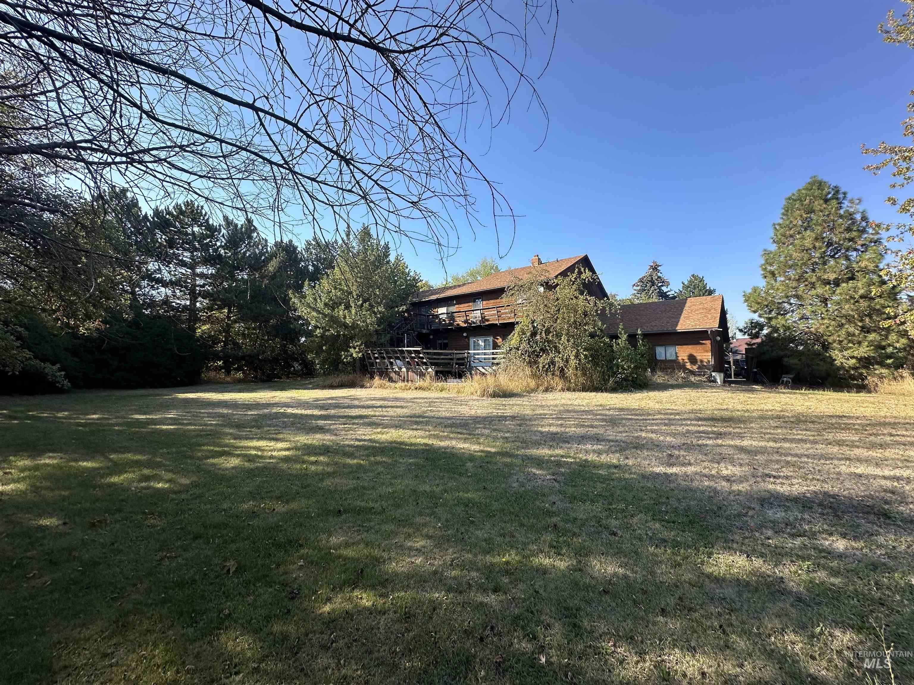 811 Florence Avenue Property Photo 6