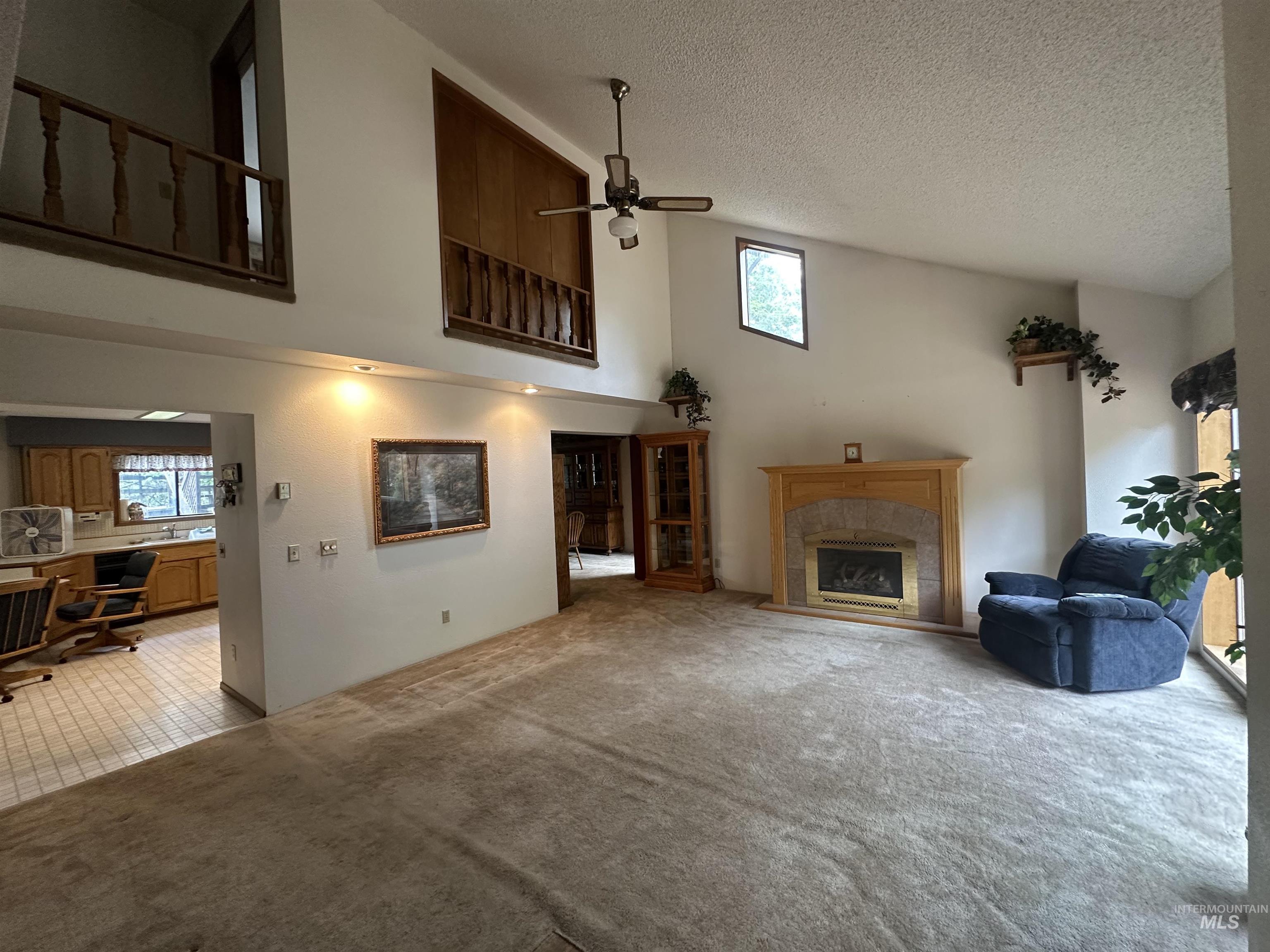811 Florence Avenue Property Photo 7