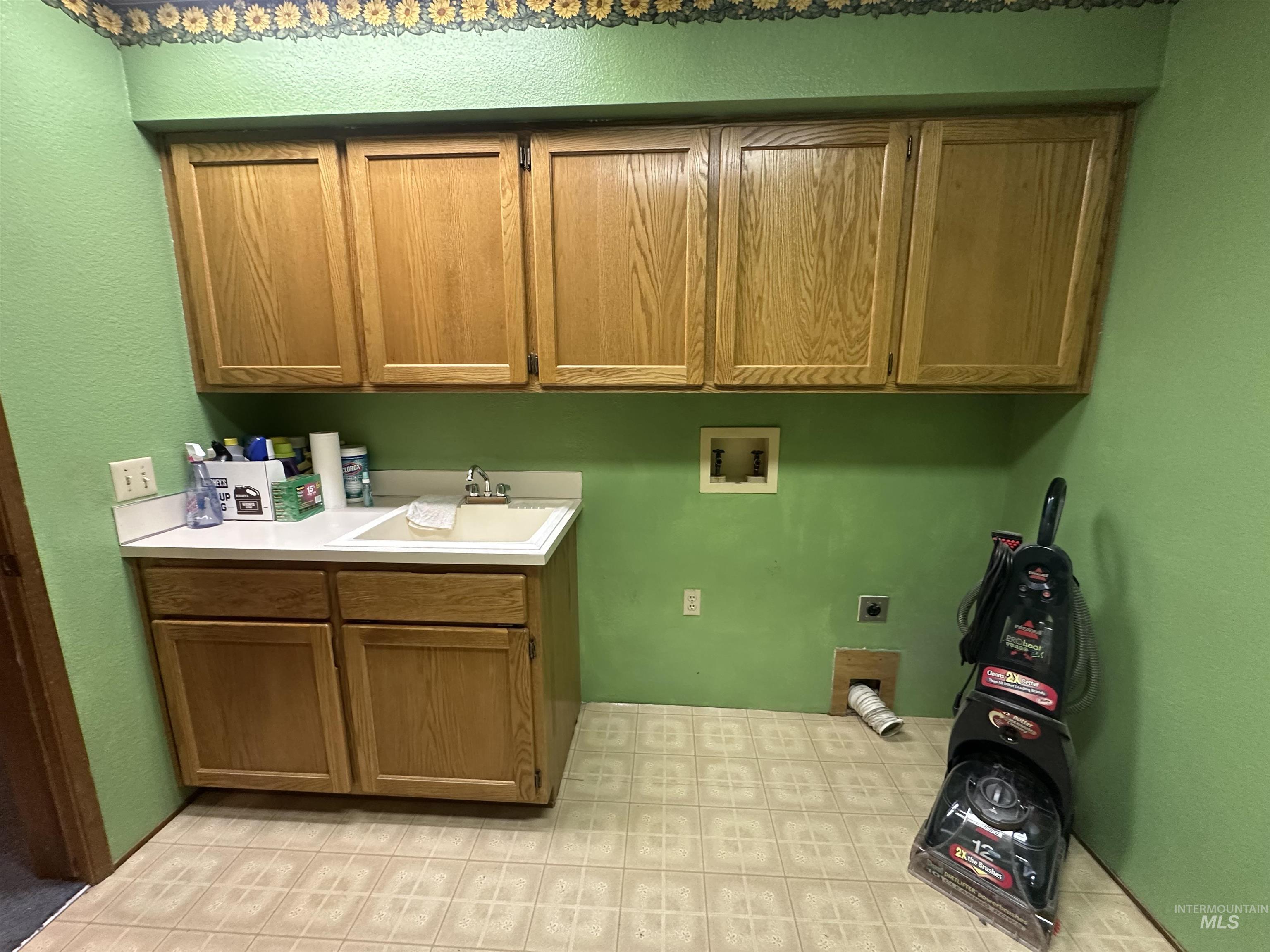 811 Florence Avenue Property Photo 14