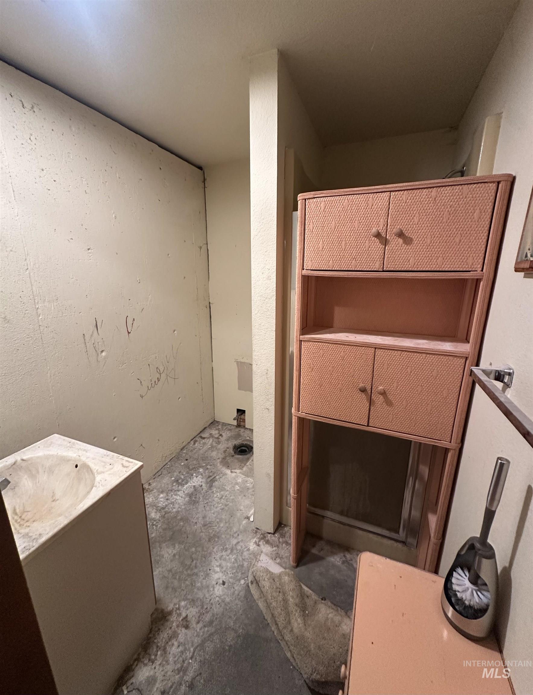811 Florence Avenue Property Photo 21