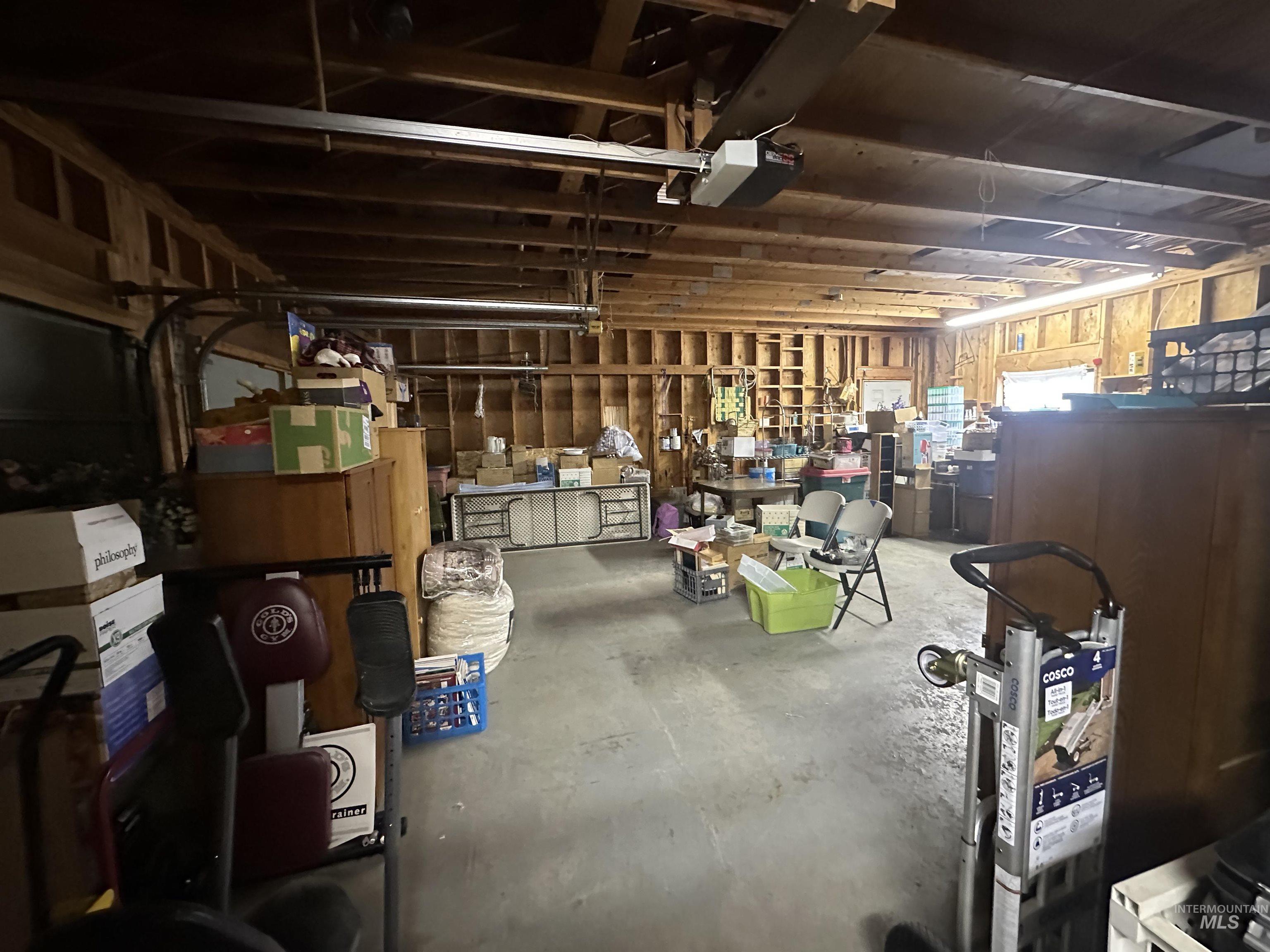 811 Florence Avenue Property Photo 26
