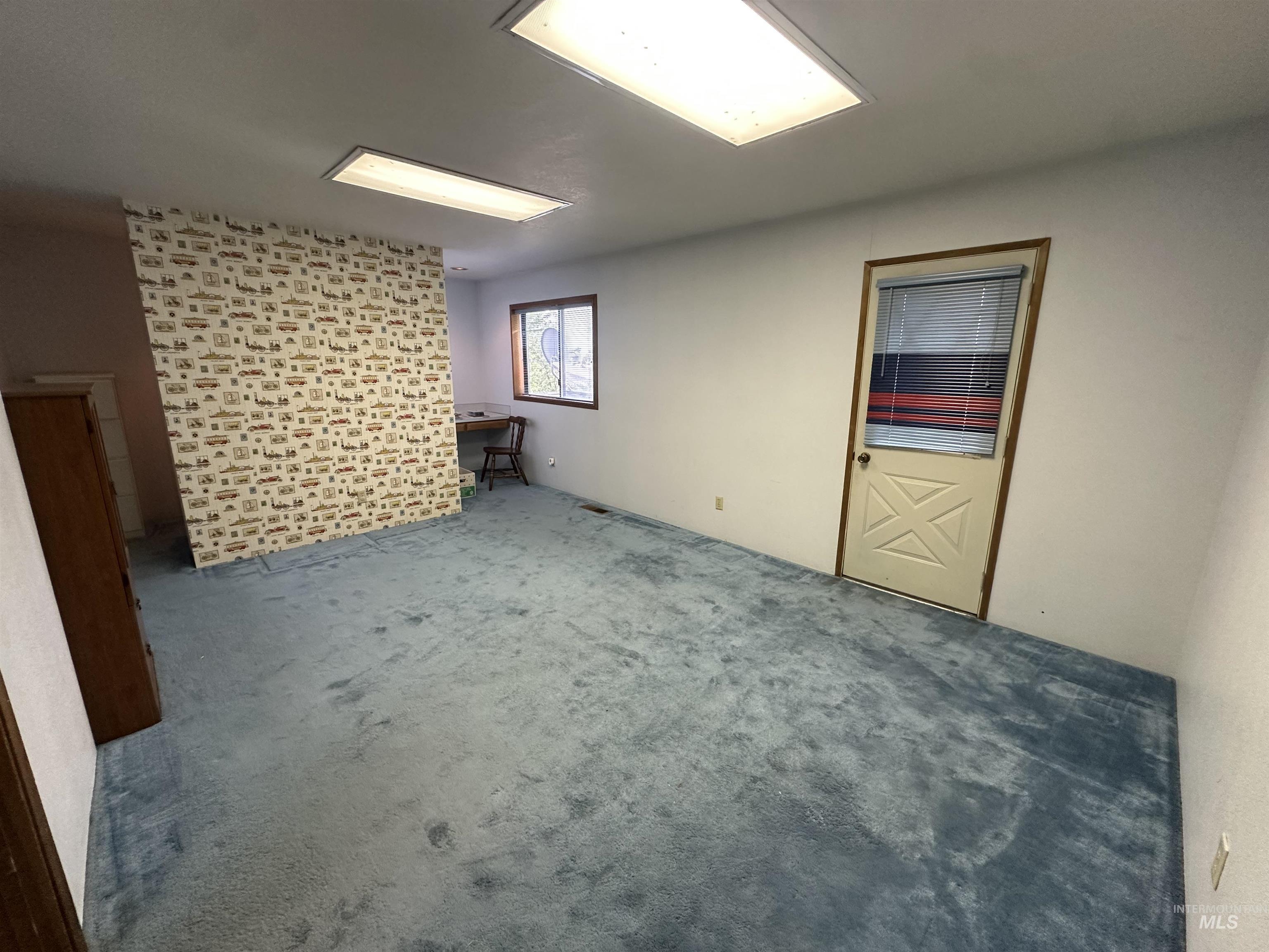 811 Florence Avenue Property Photo 35