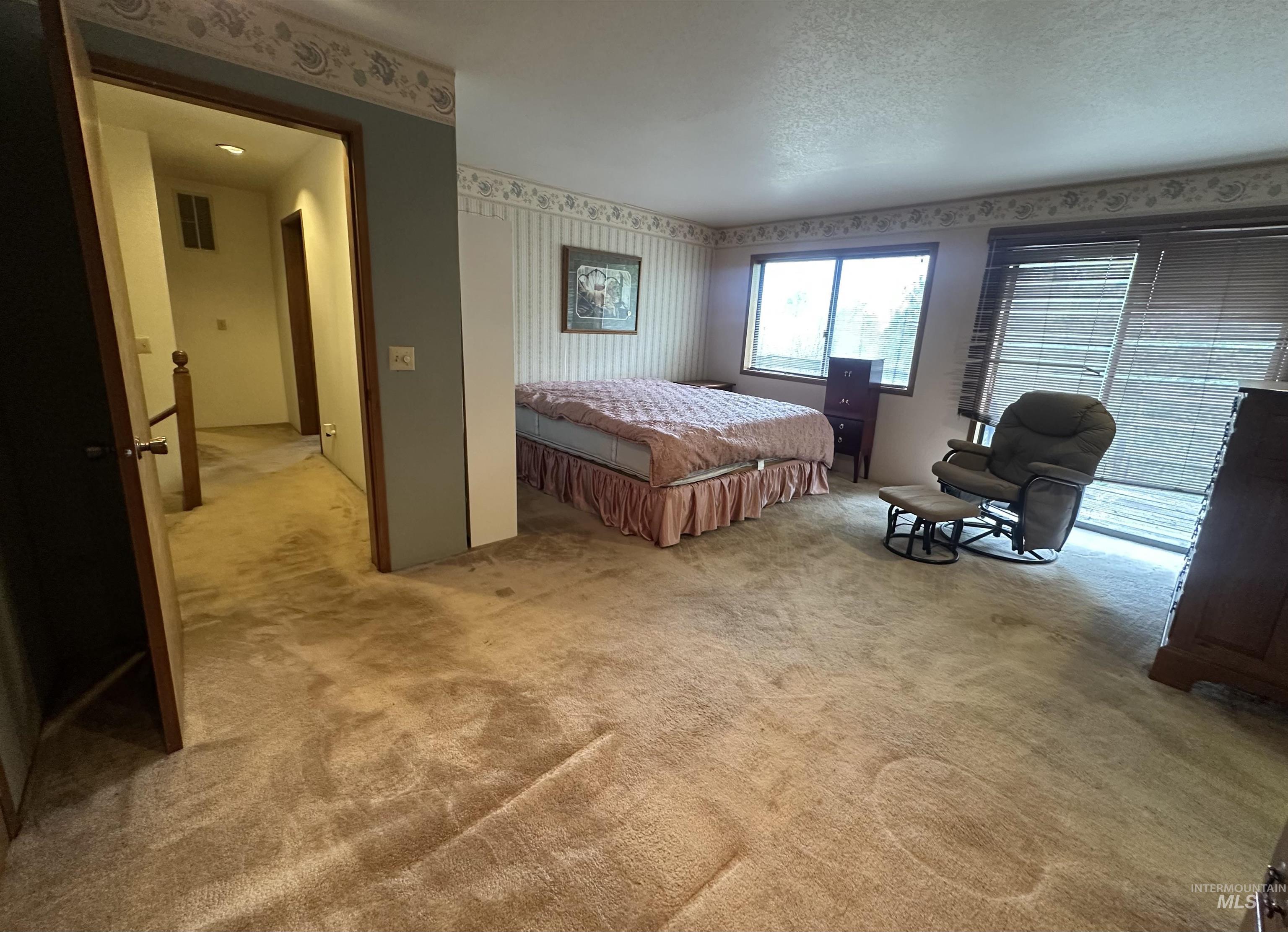 811 Florence Avenue Property Photo 36