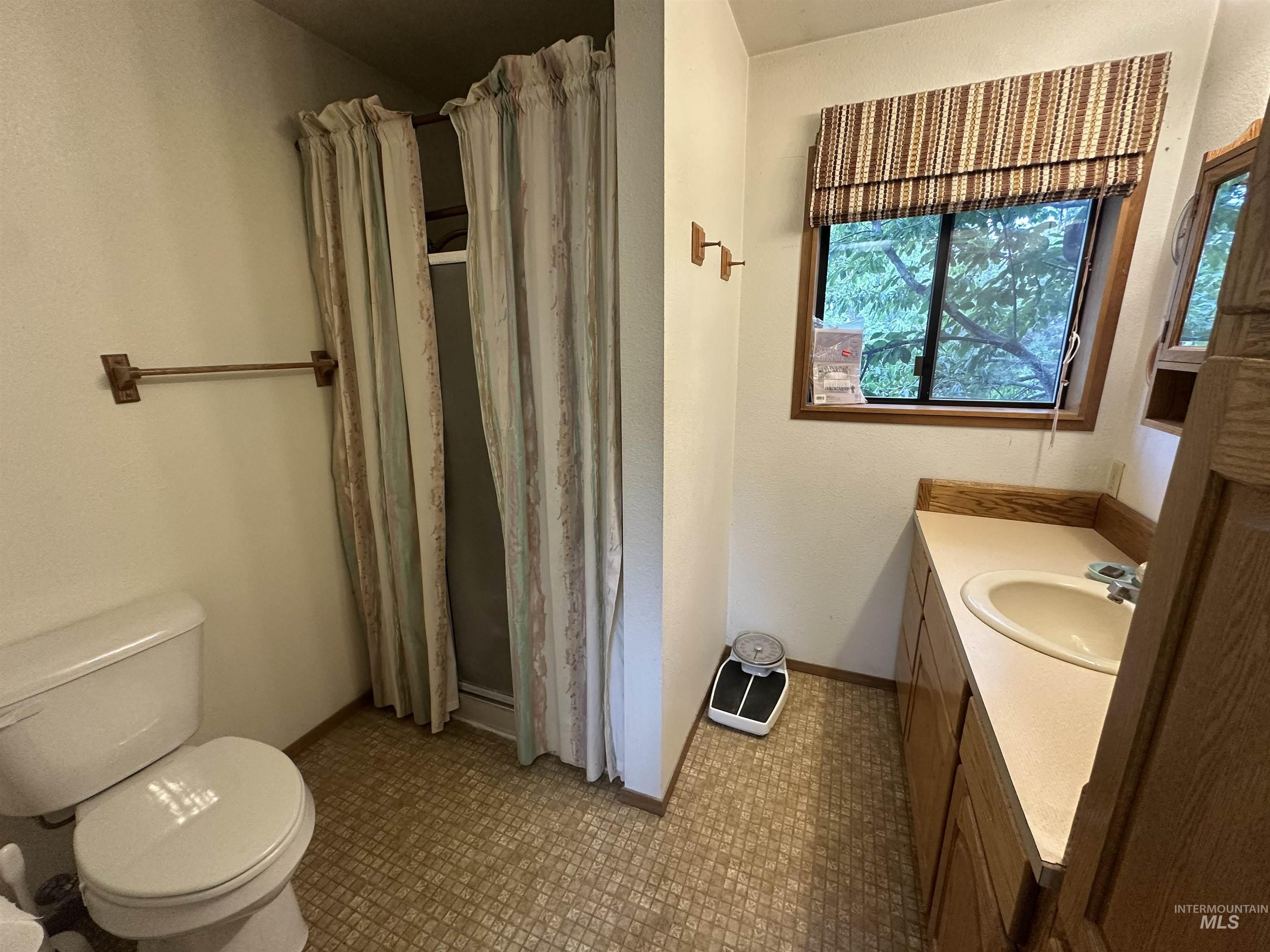 811 Florence Avenue Property Photo 38